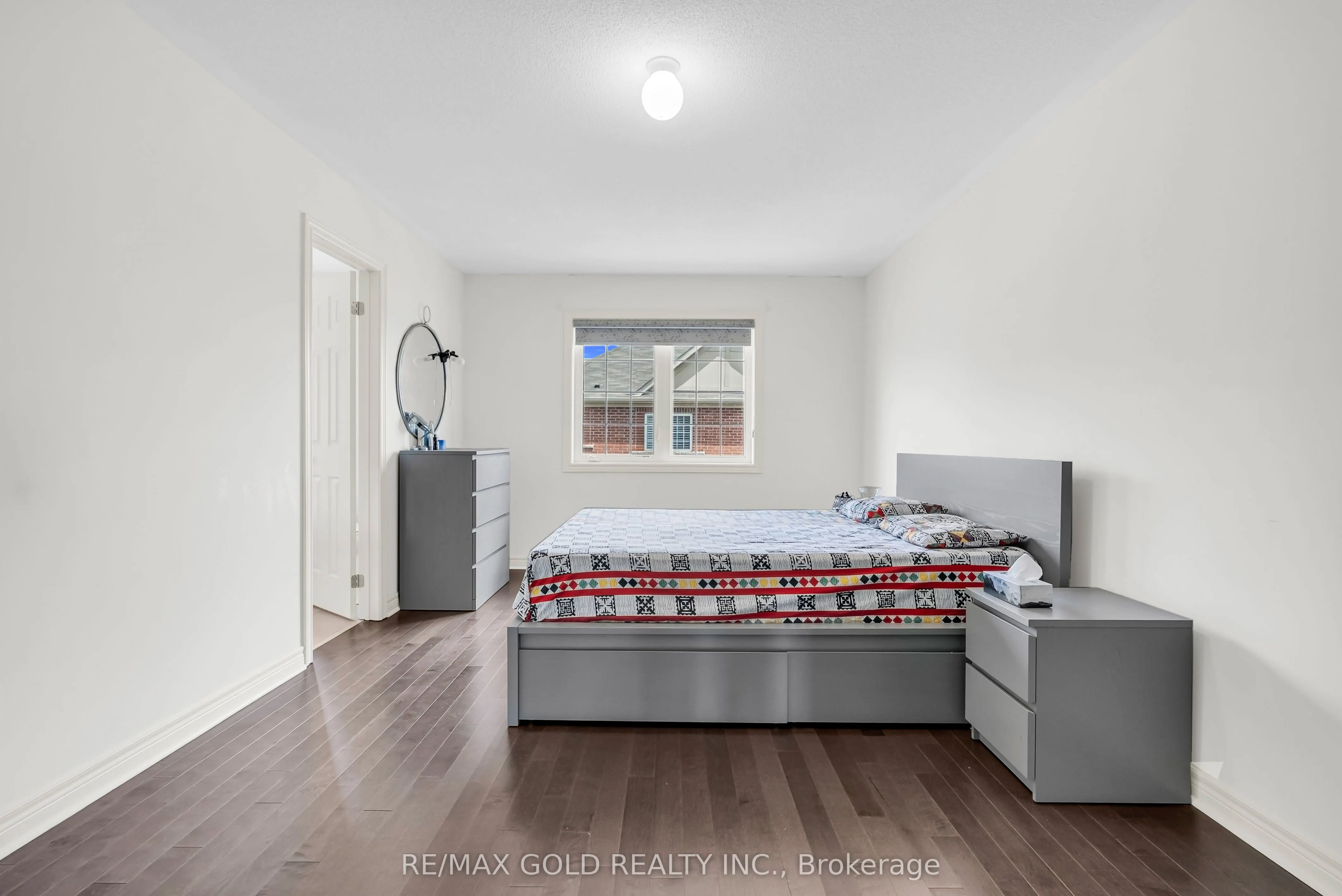 564 Bessborough Drive