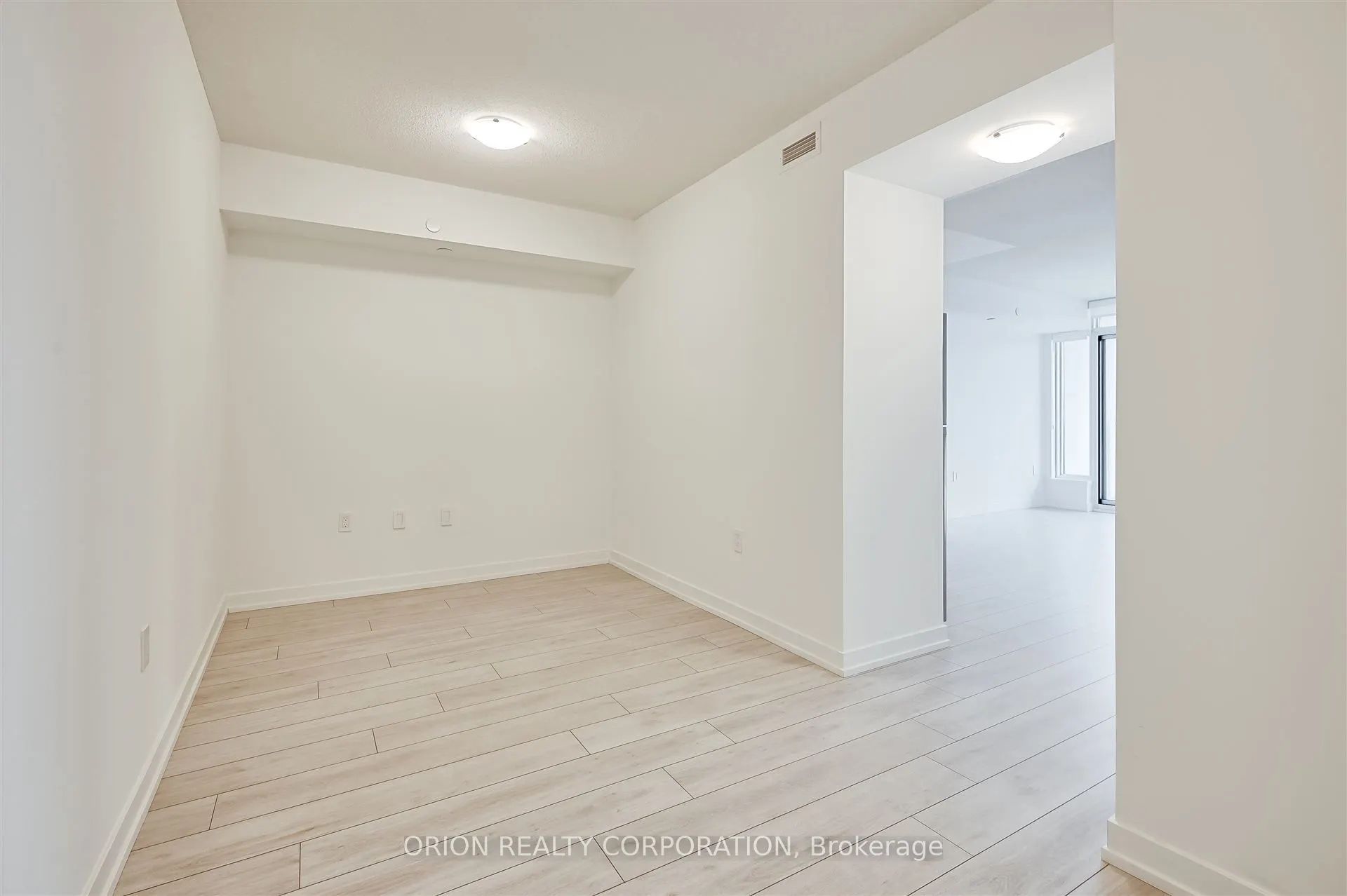 556 Marlee Avenue, #517