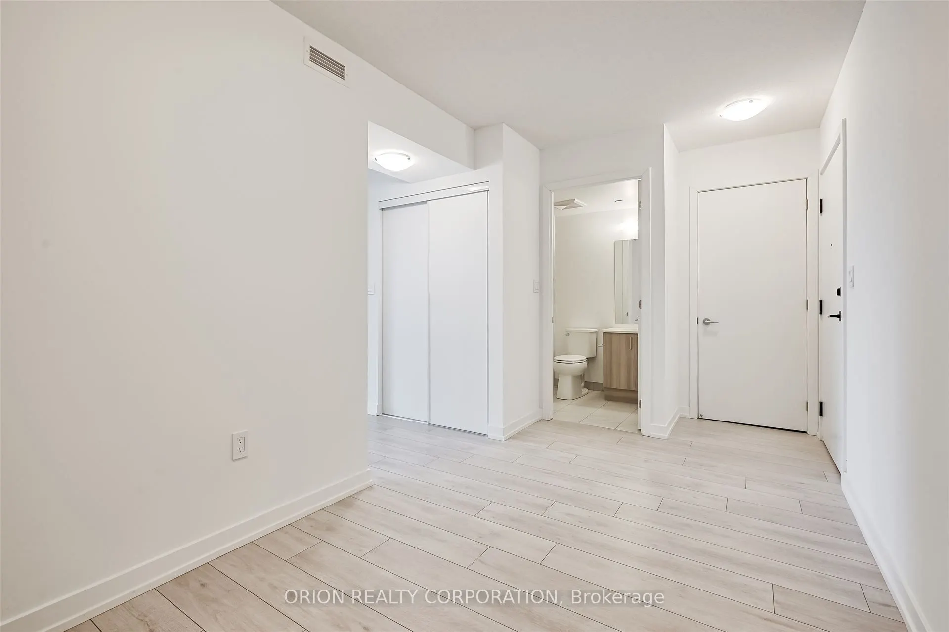 556 Marlee Avenue, #517