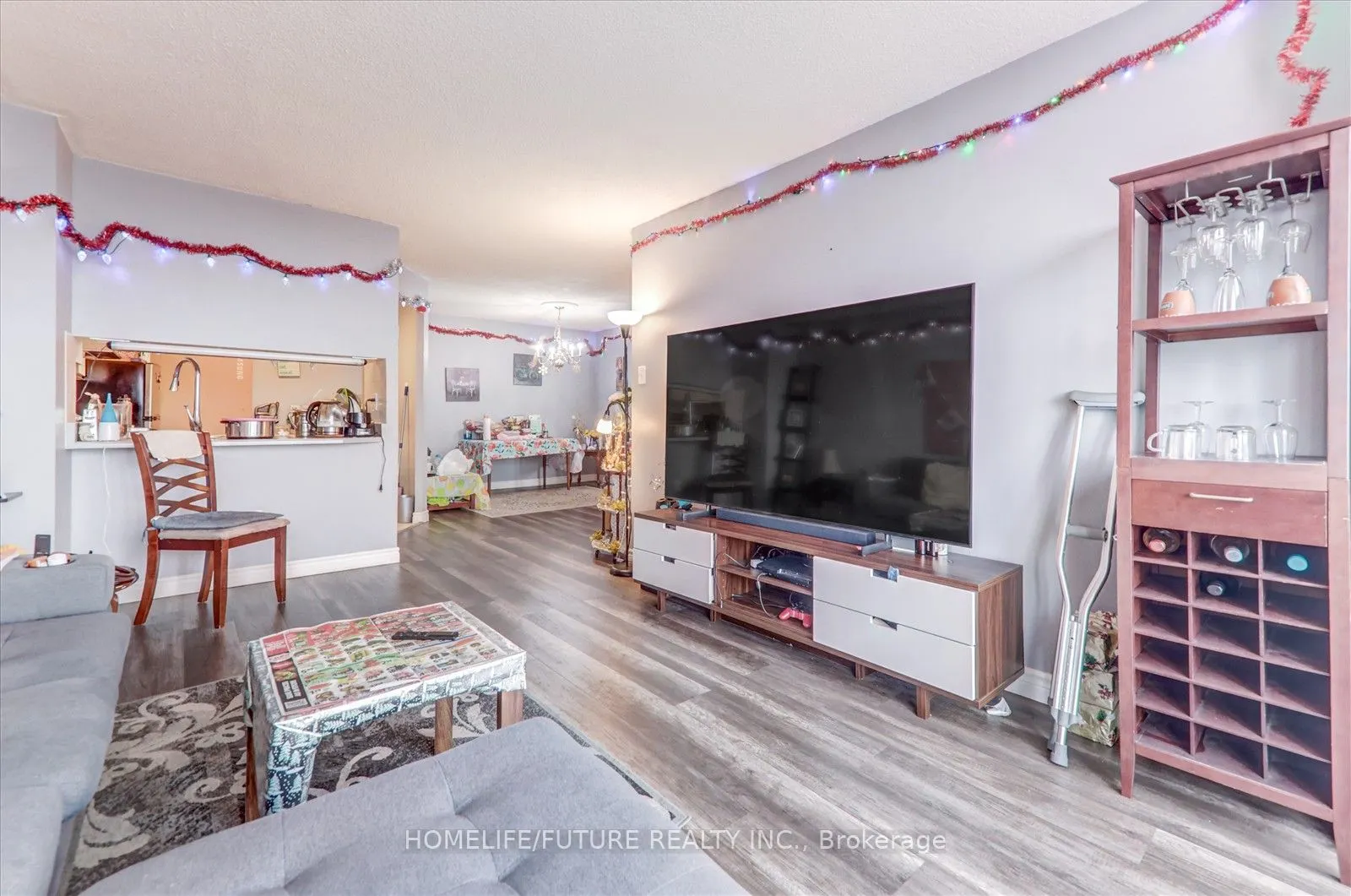 12 Laurelcrest Street, #1004