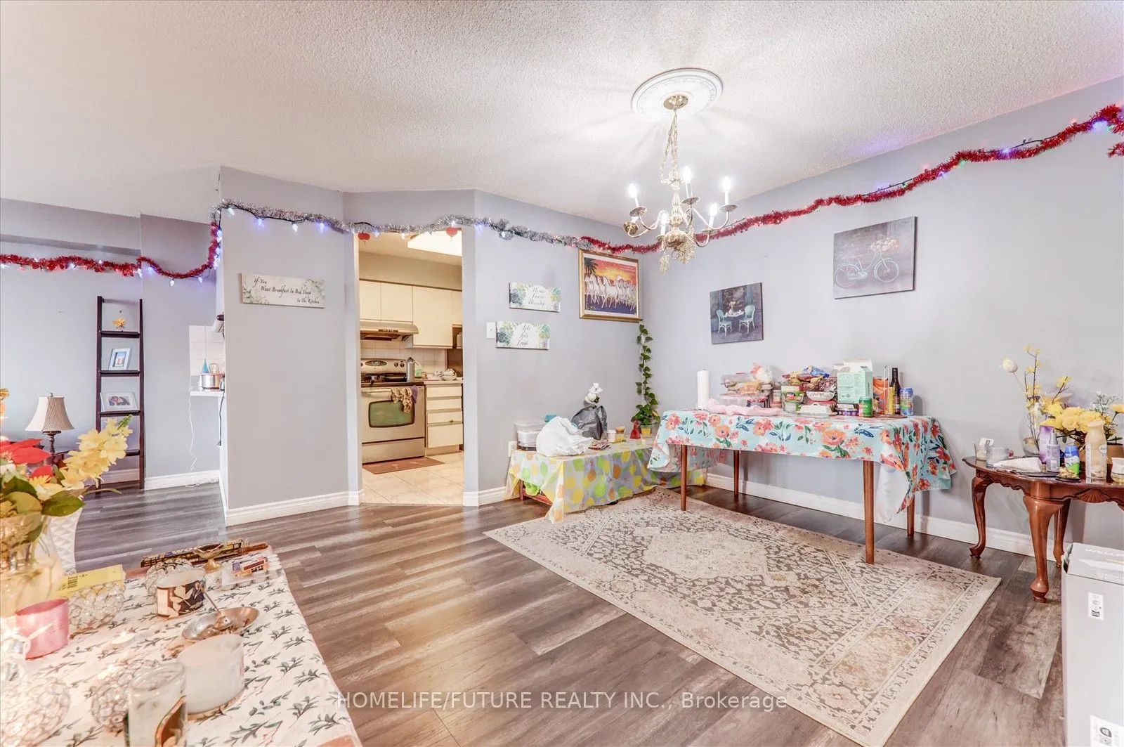12 Laurelcrest Street, #1004