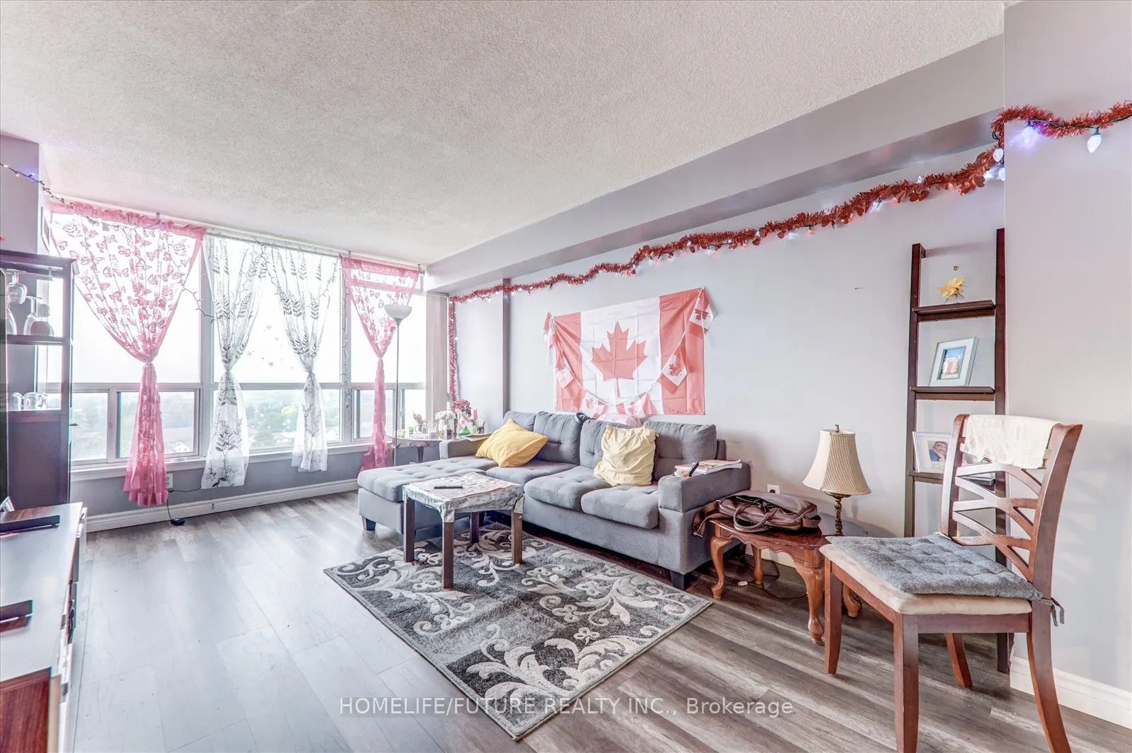 12 Laurelcrest Street, #1004
