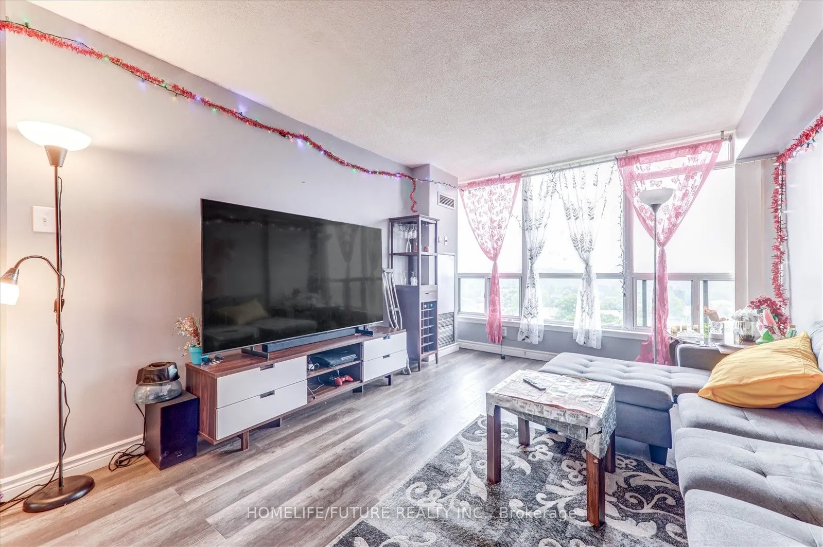 12 Laurelcrest Street, #1004