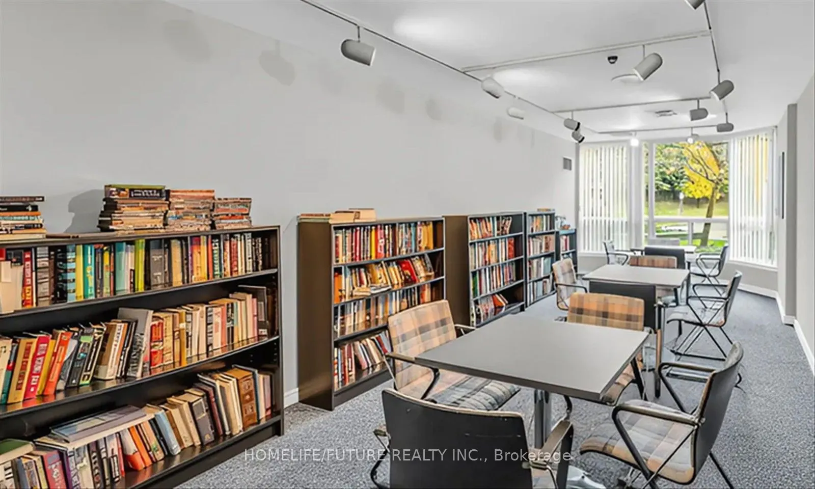 12 Laurelcrest Street, #1004