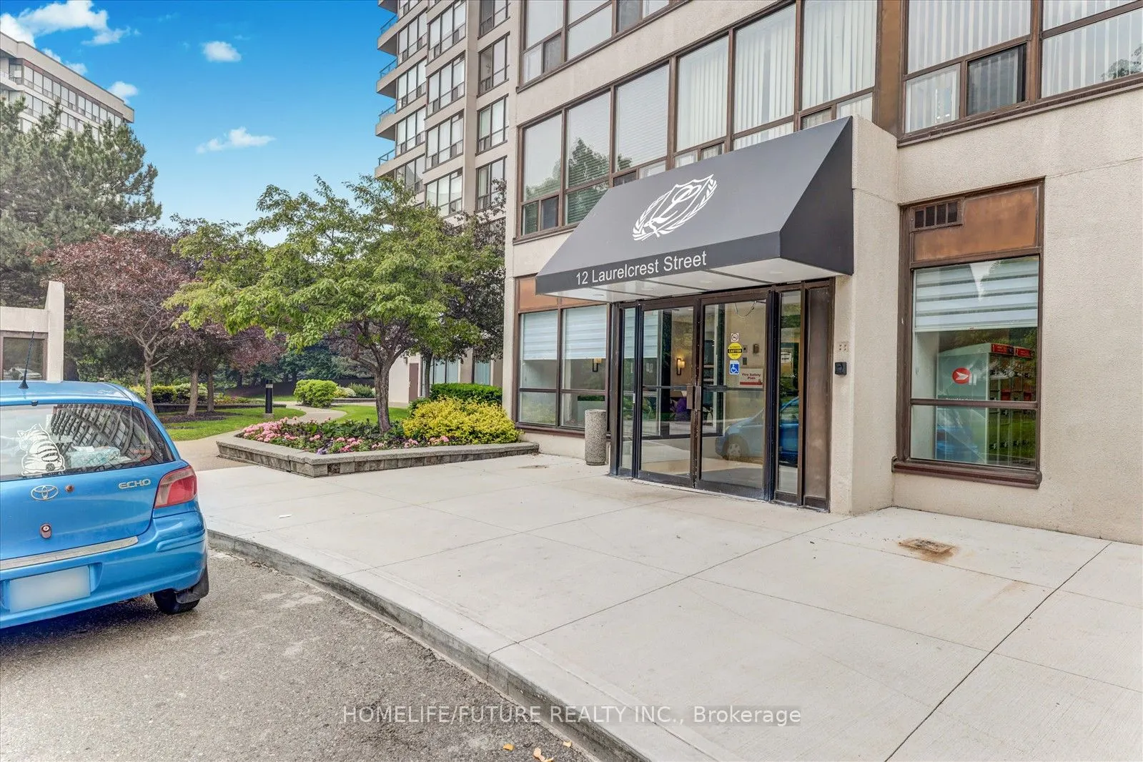12 Laurelcrest Street, #1004