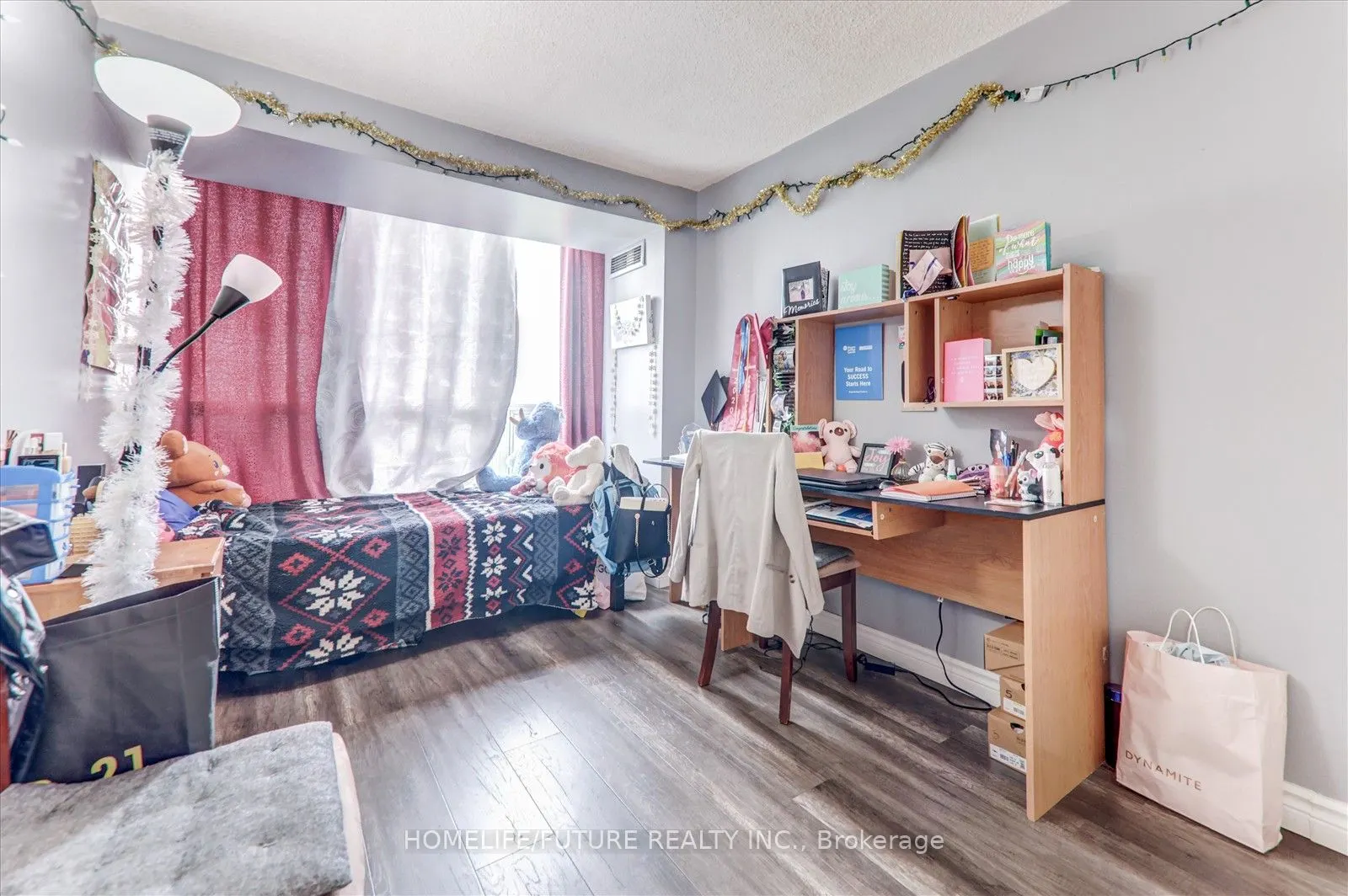 12 Laurelcrest Street, #1004