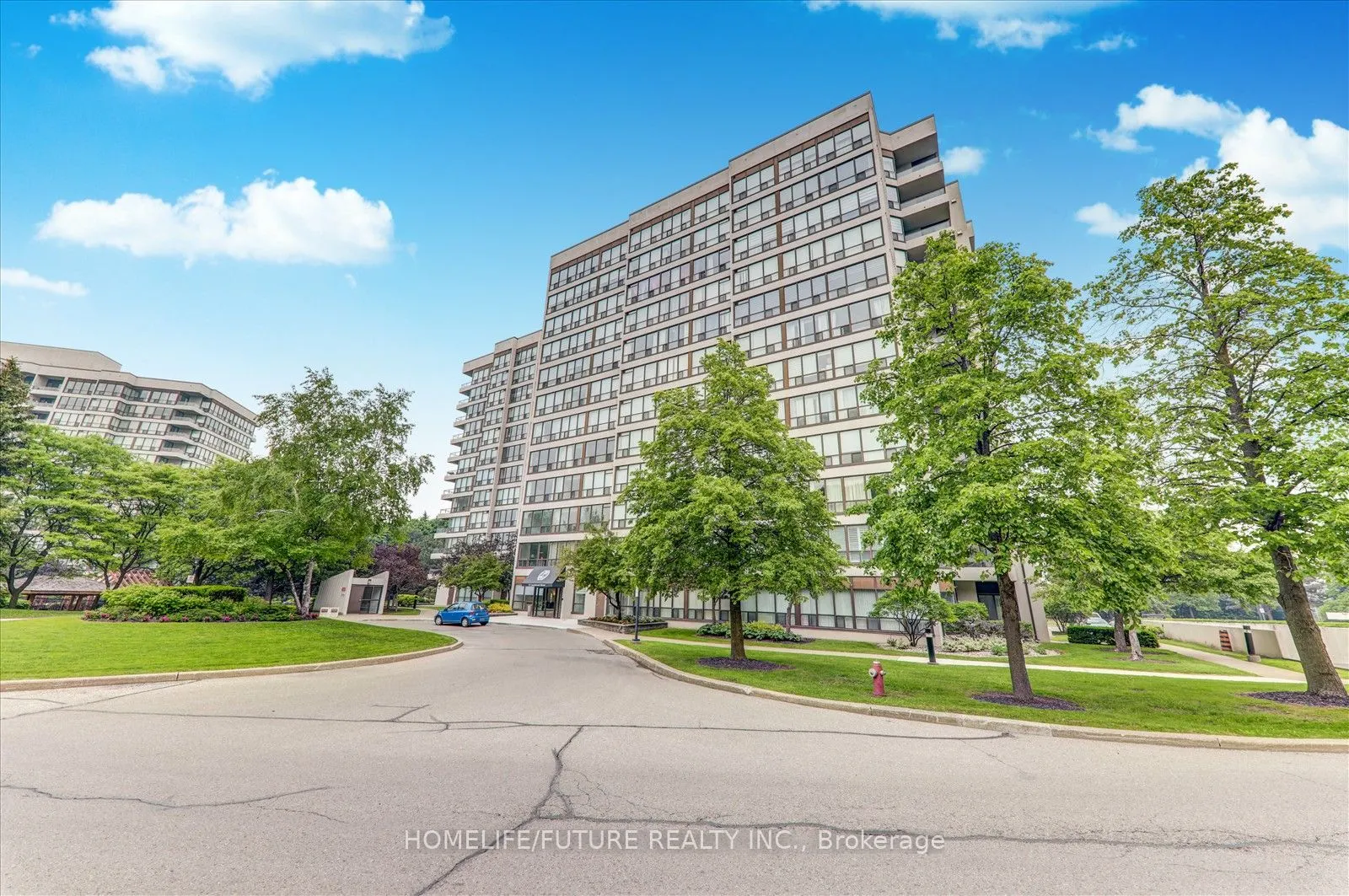 12 Laurelcrest Street, #1004