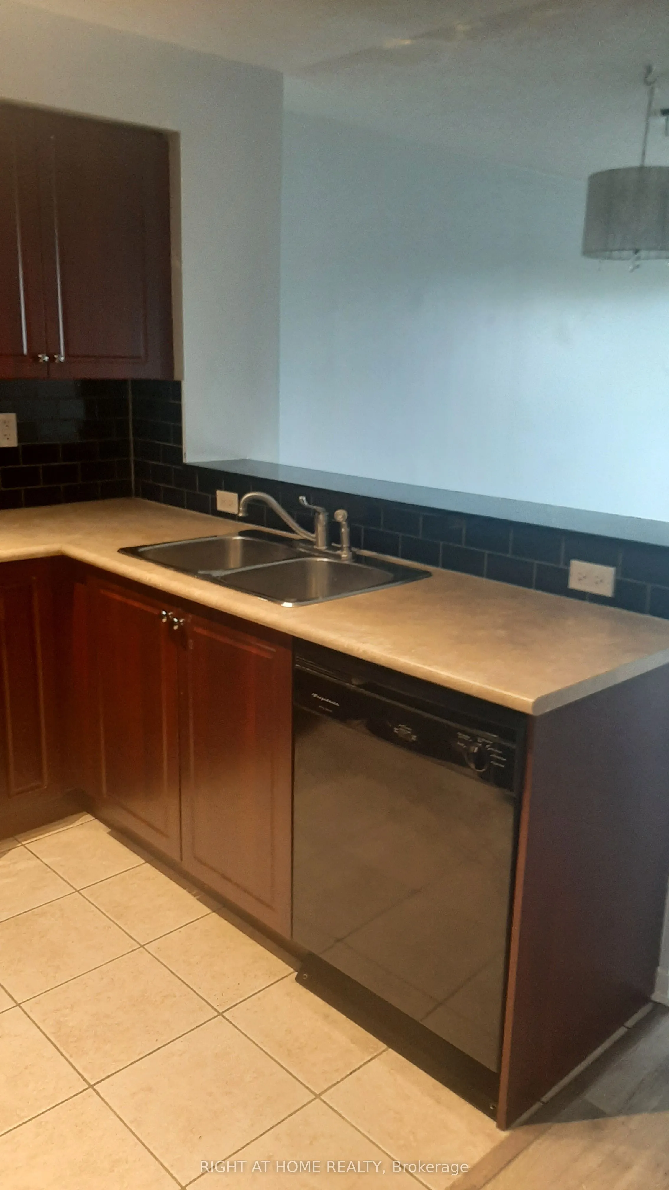 1040 The Queensway, #205