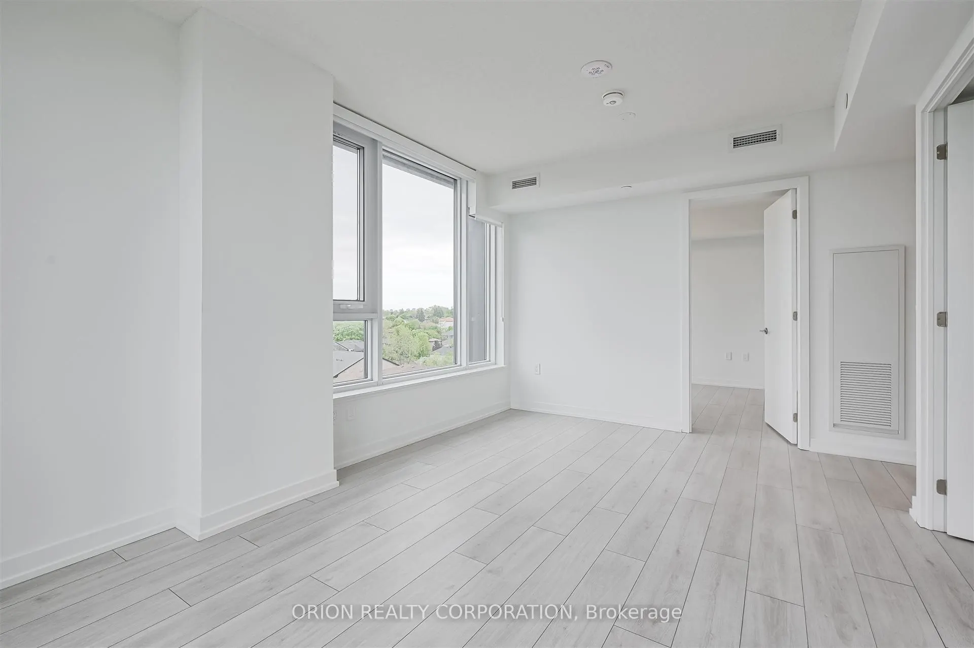 556 Marlee Avenue, #722