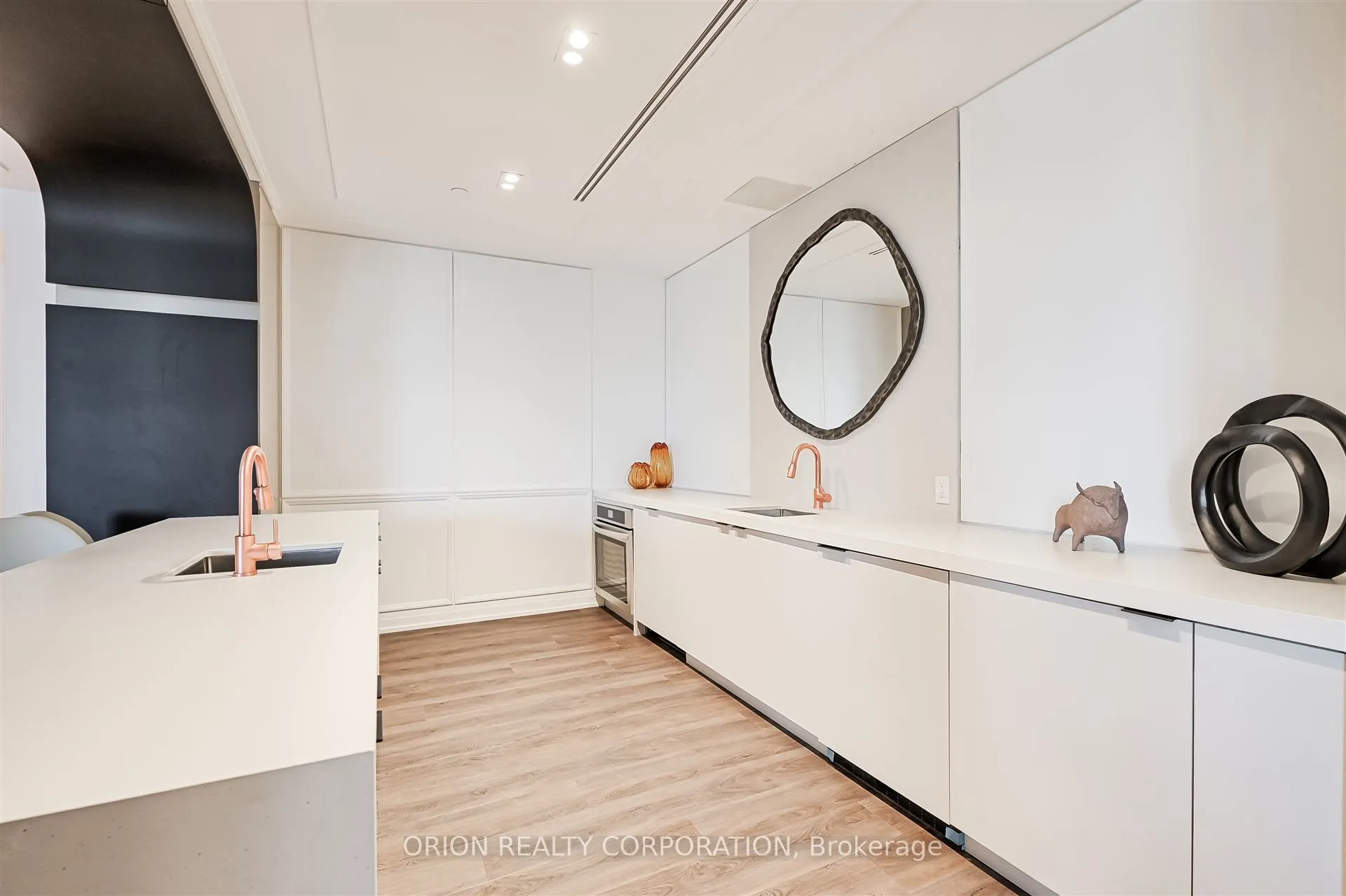 556 Marlee Avenue, #722