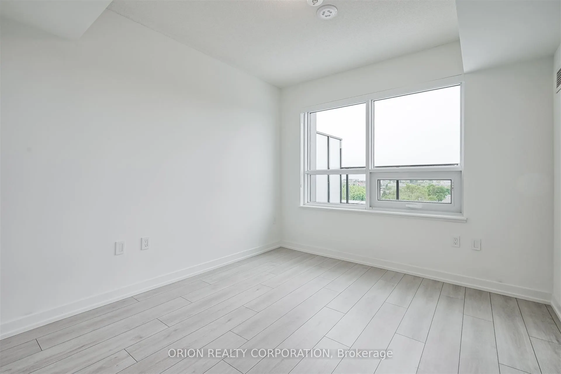 556 Marlee Avenue, #722