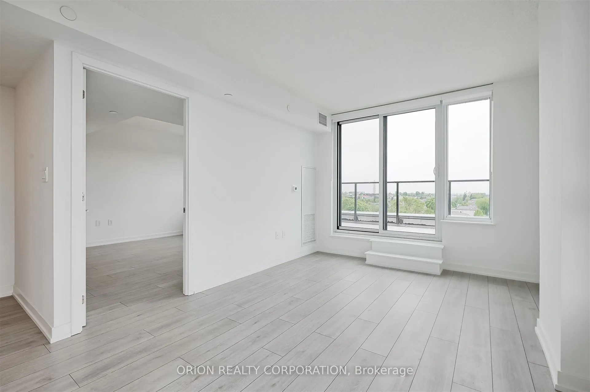 556 Marlee Avenue, #722