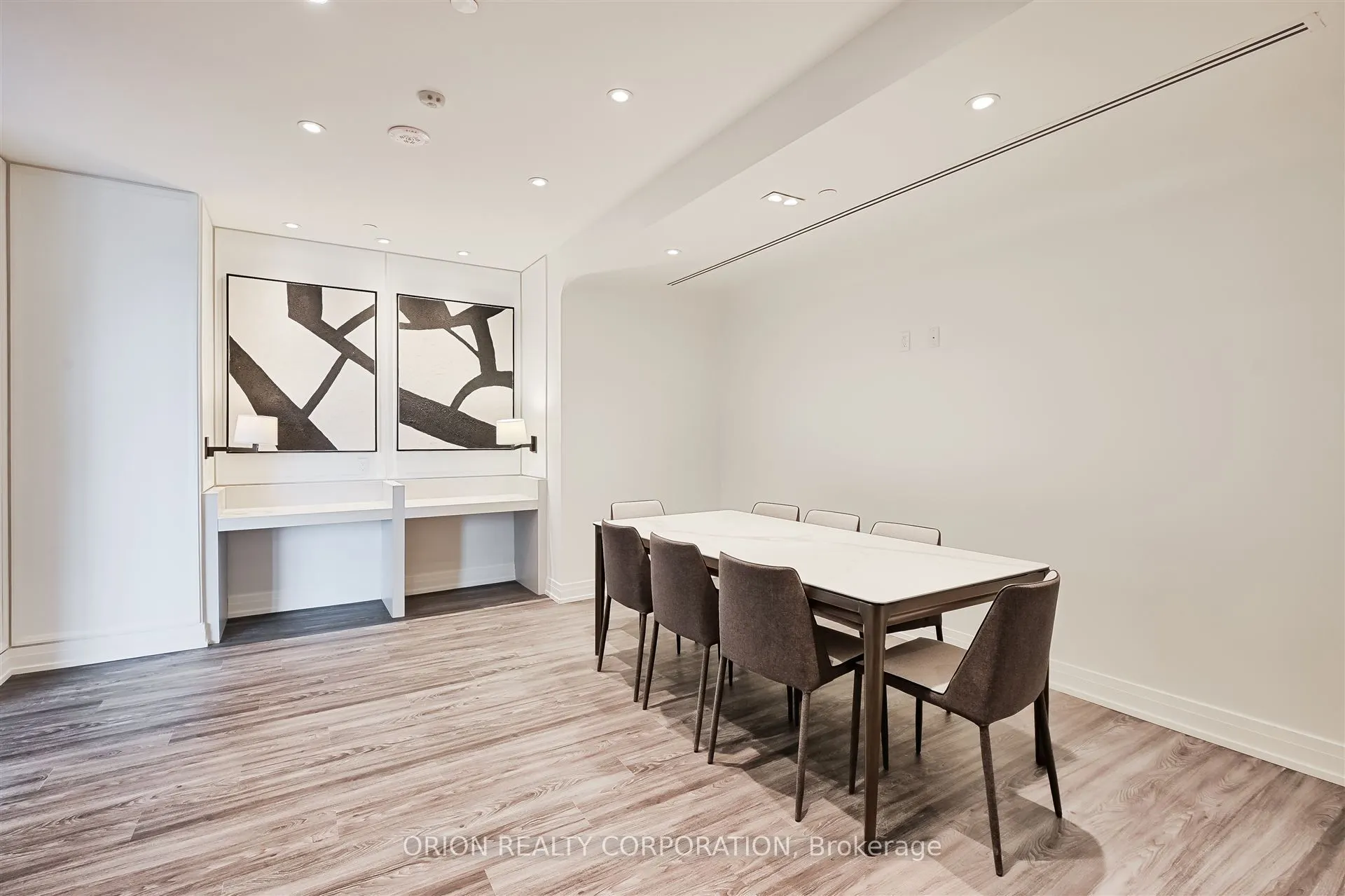 556 Marlee Avenue, #722