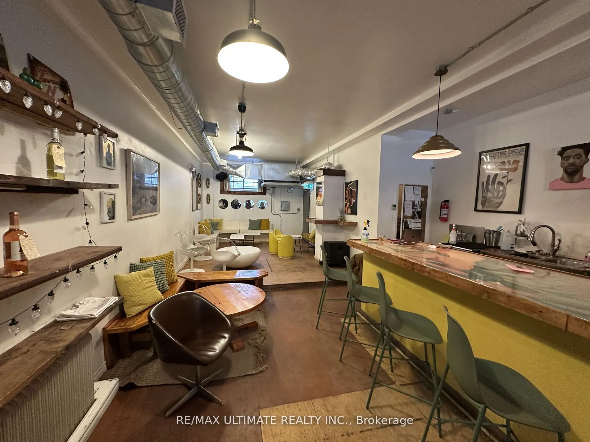 1662 Queen Street W