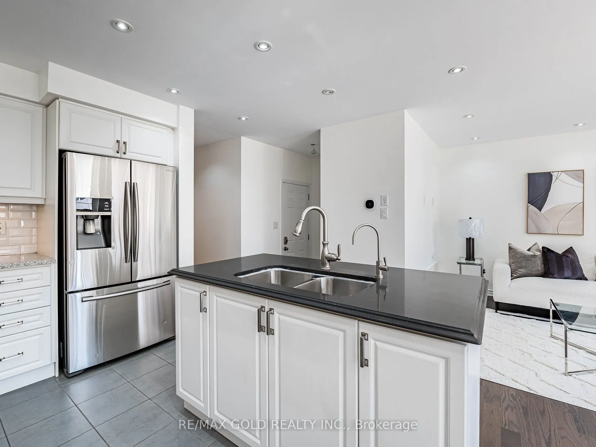 104 Thornbush Boulevard
