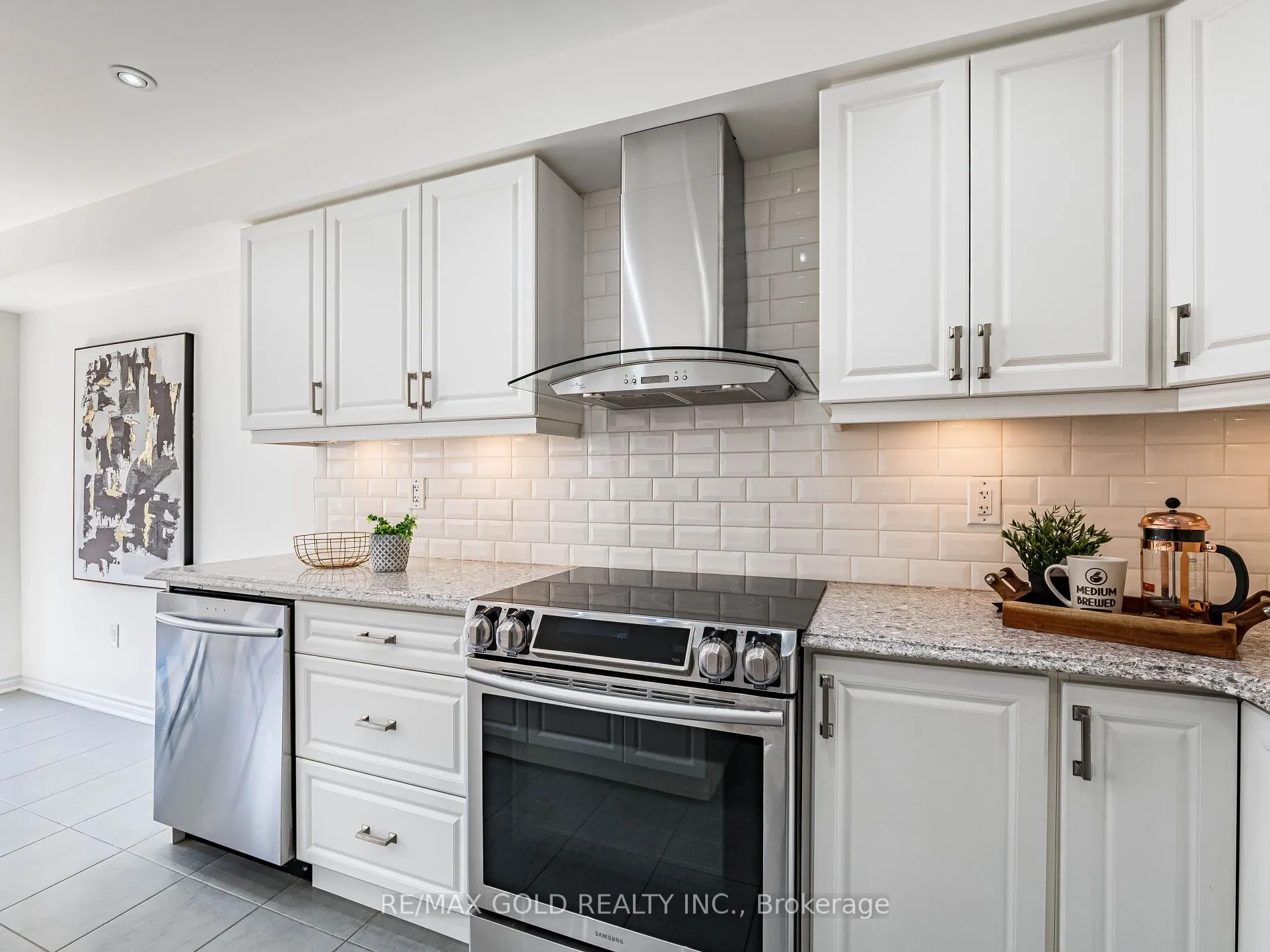 104 Thornbush Boulevard