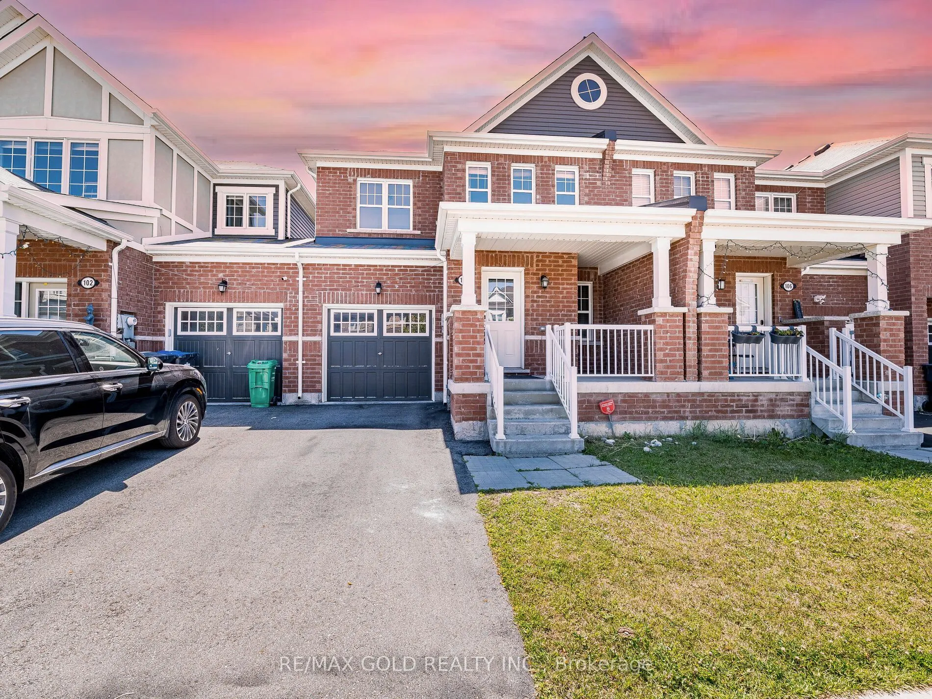 104 Thornbush Boulevard