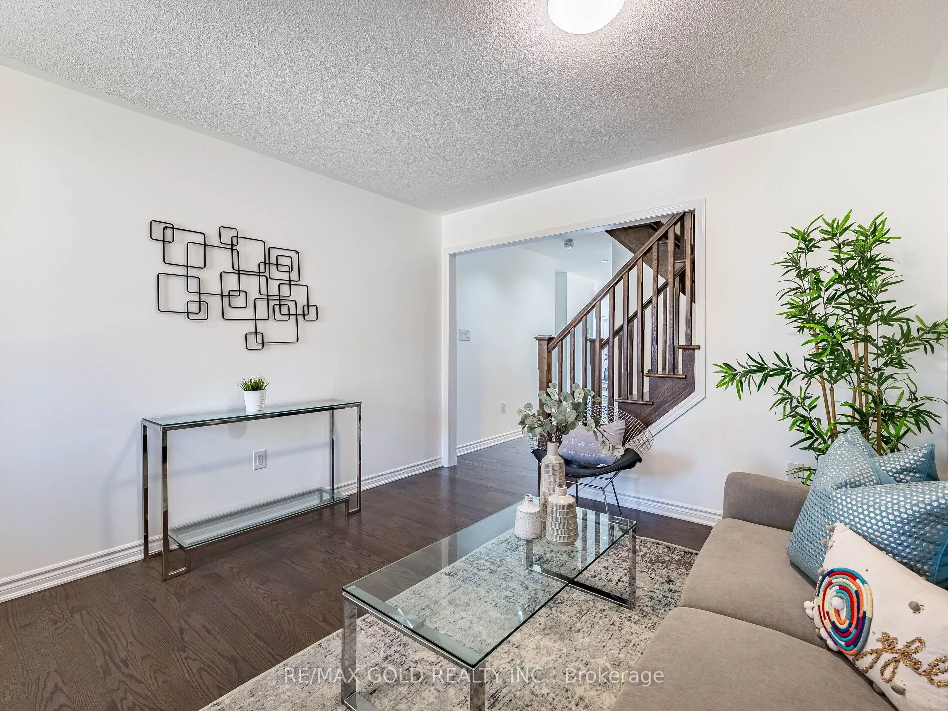104 Thornbush Boulevard