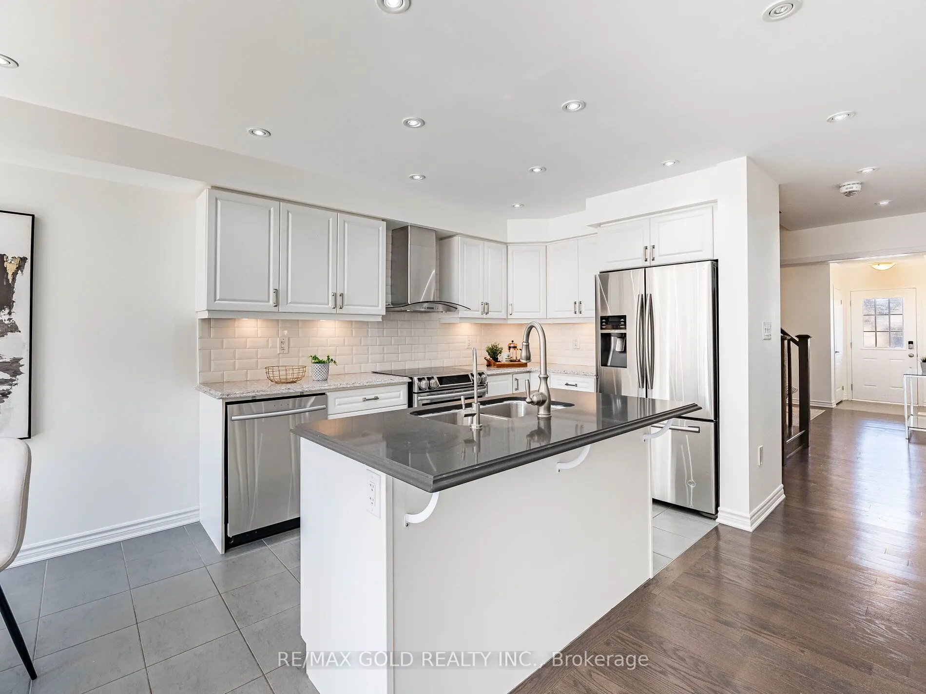 104 Thornbush Boulevard