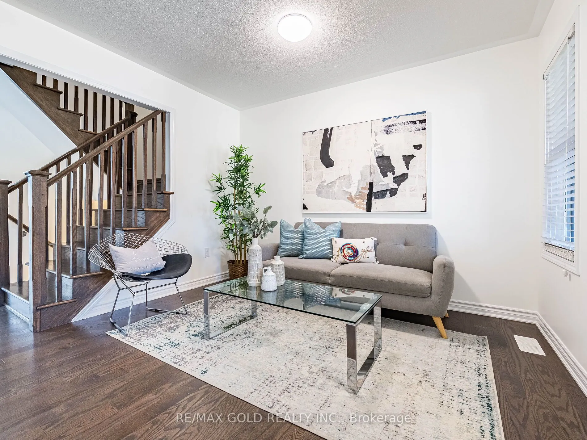 104 Thornbush Boulevard