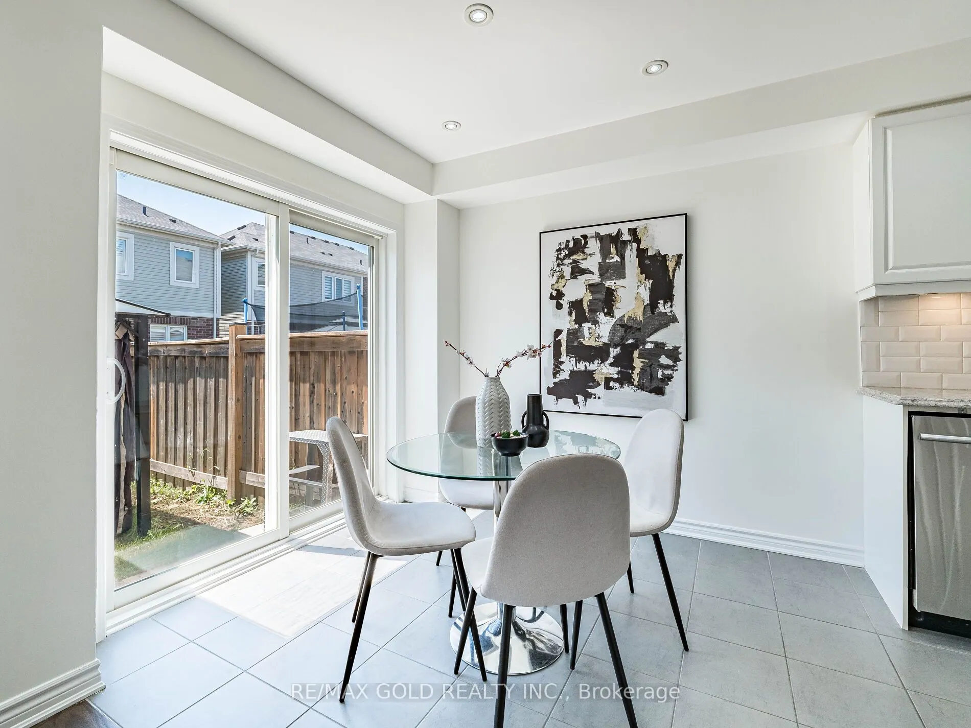 104 Thornbush Boulevard