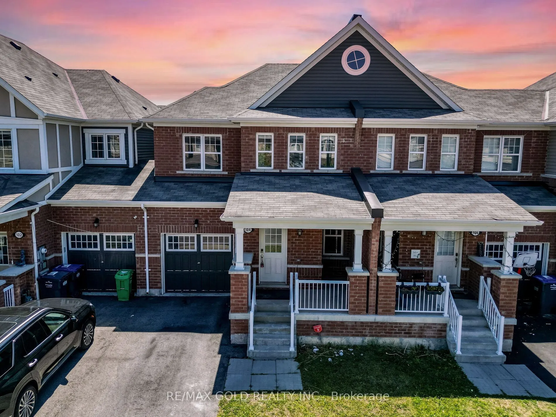 104 Thornbush Boulevard