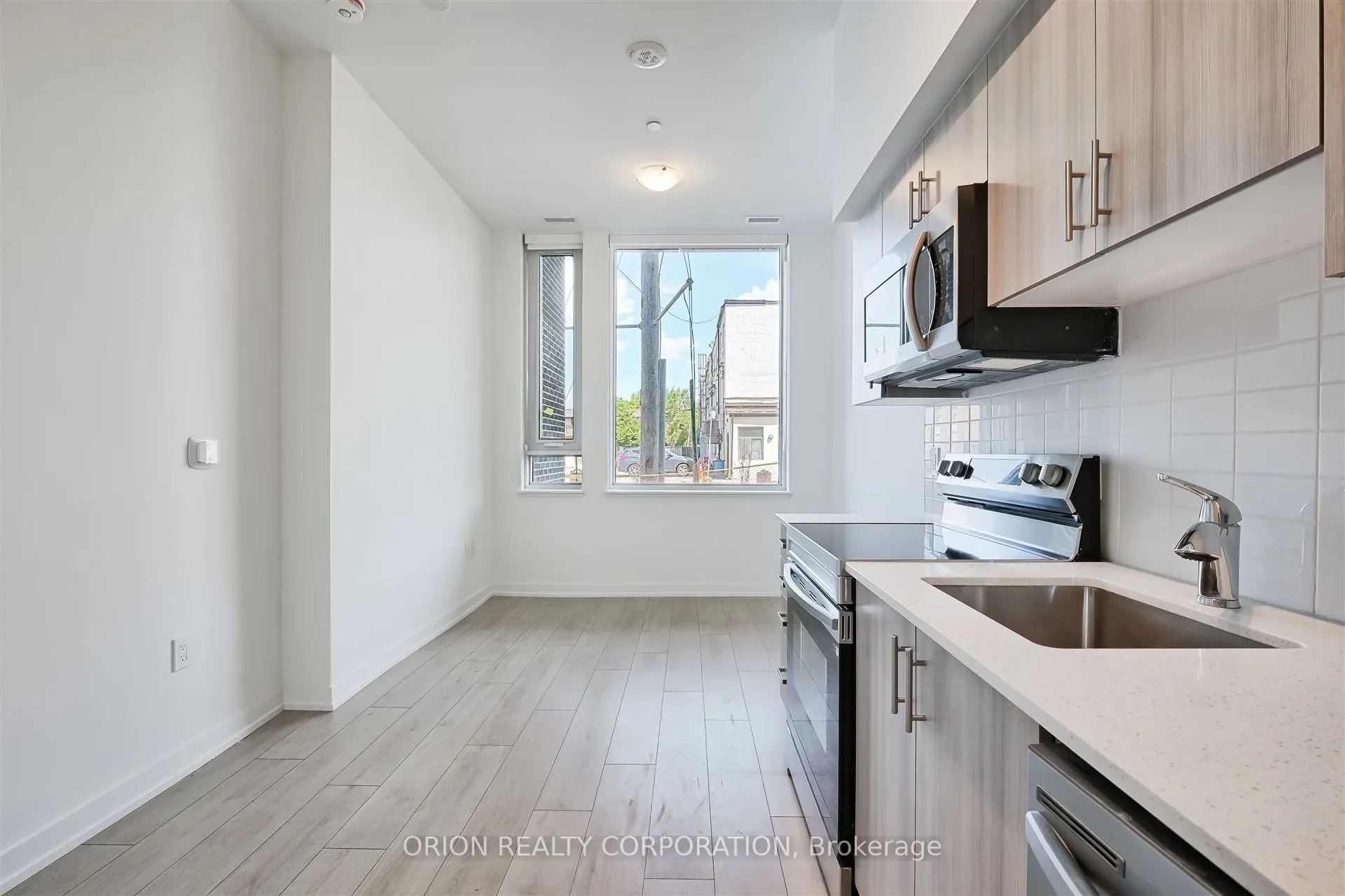 556 Marlee Avenue, #110