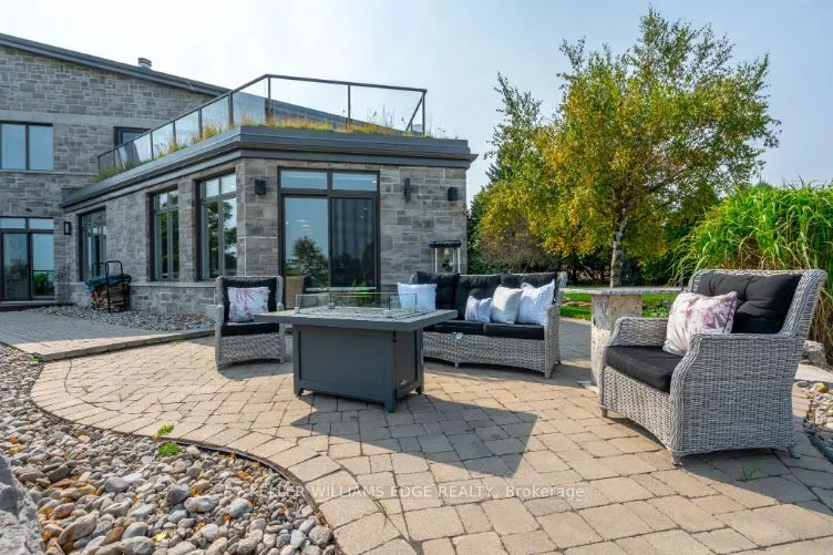 5500 Steeles Avenue W