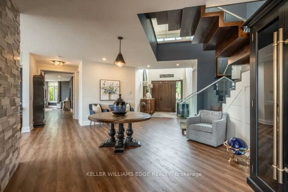5500 Steeles Avenue W