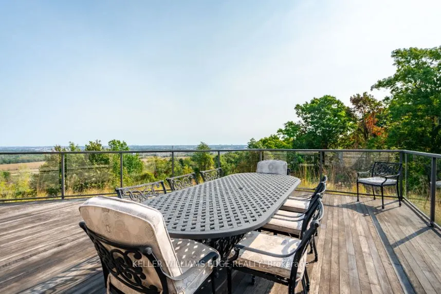 5500 Steeles Avenue W