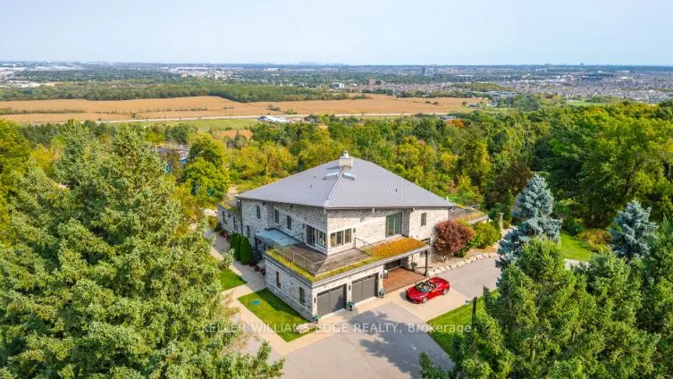 5500 Steeles Avenue W