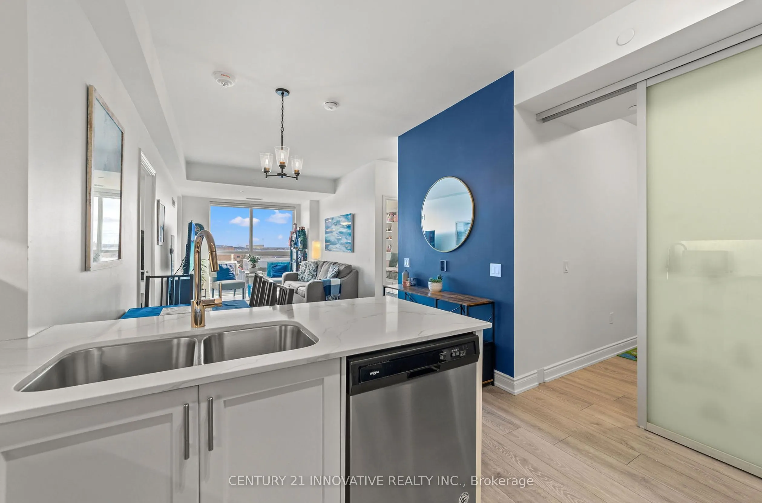 1050 Main St Street E, #520