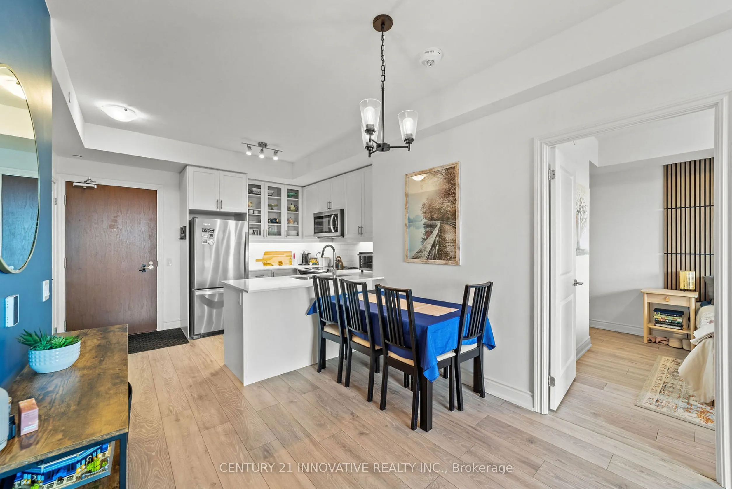 1050 Main St Street E, #520
