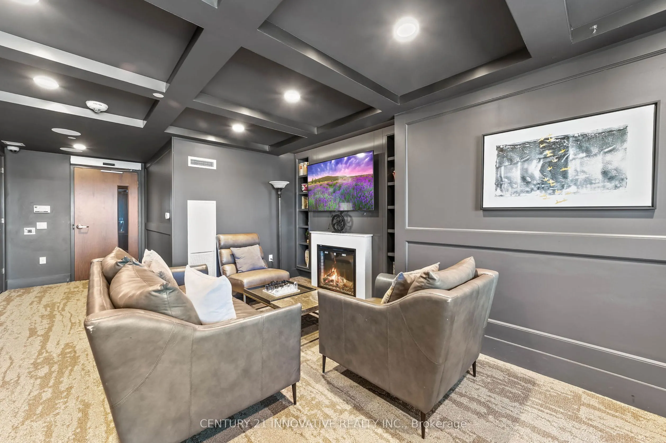 1050 Main St Street E, #520