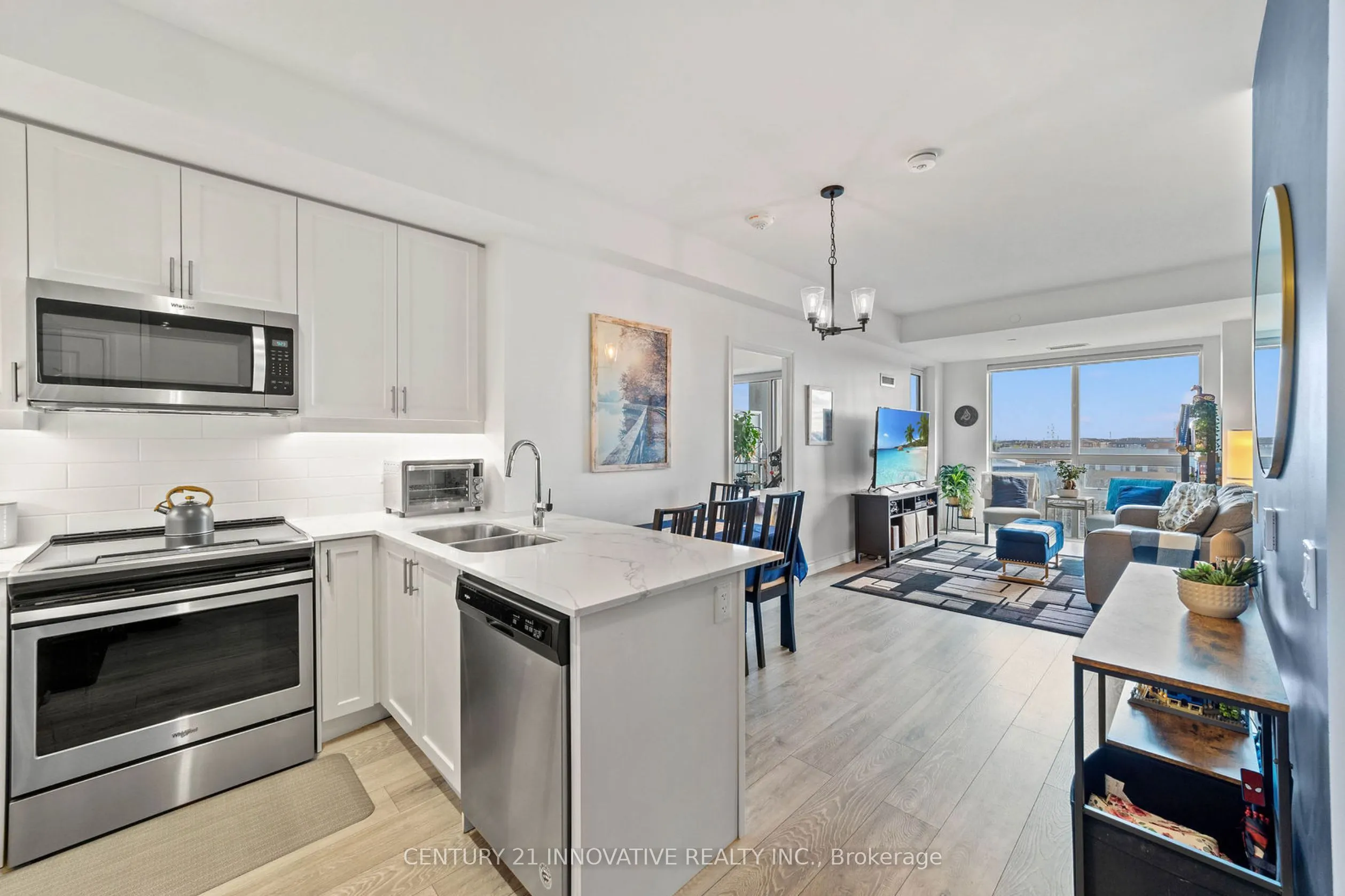 1050 Main St Street E, #520