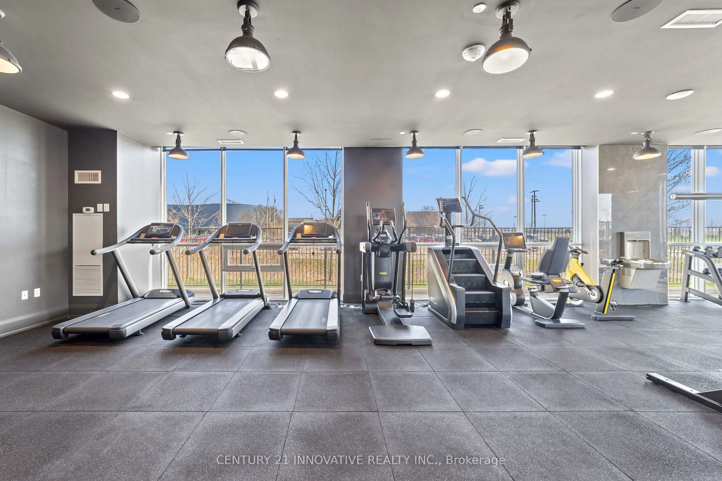 1050 Main St Street E, #520