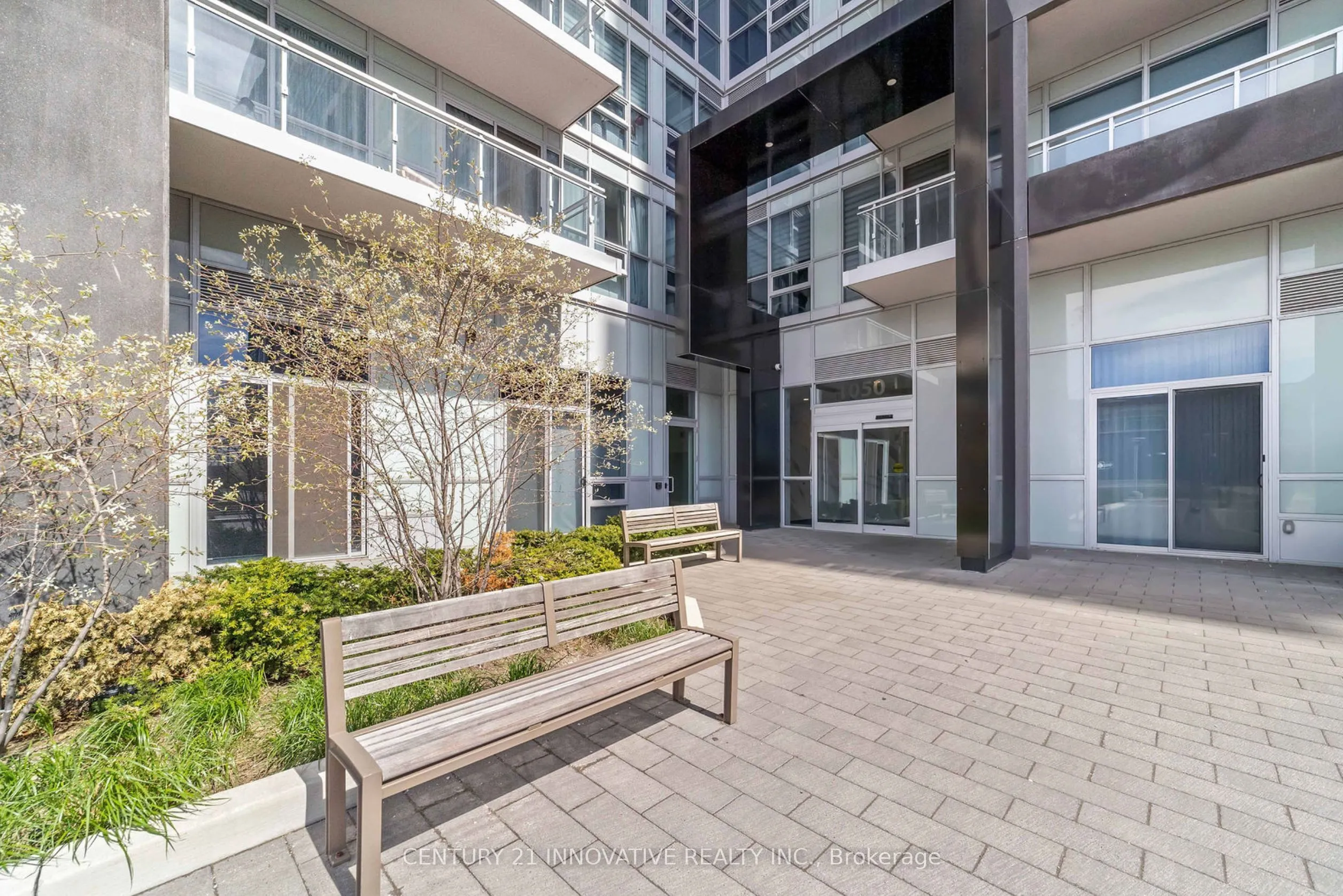 1050 Main St Street E, #520