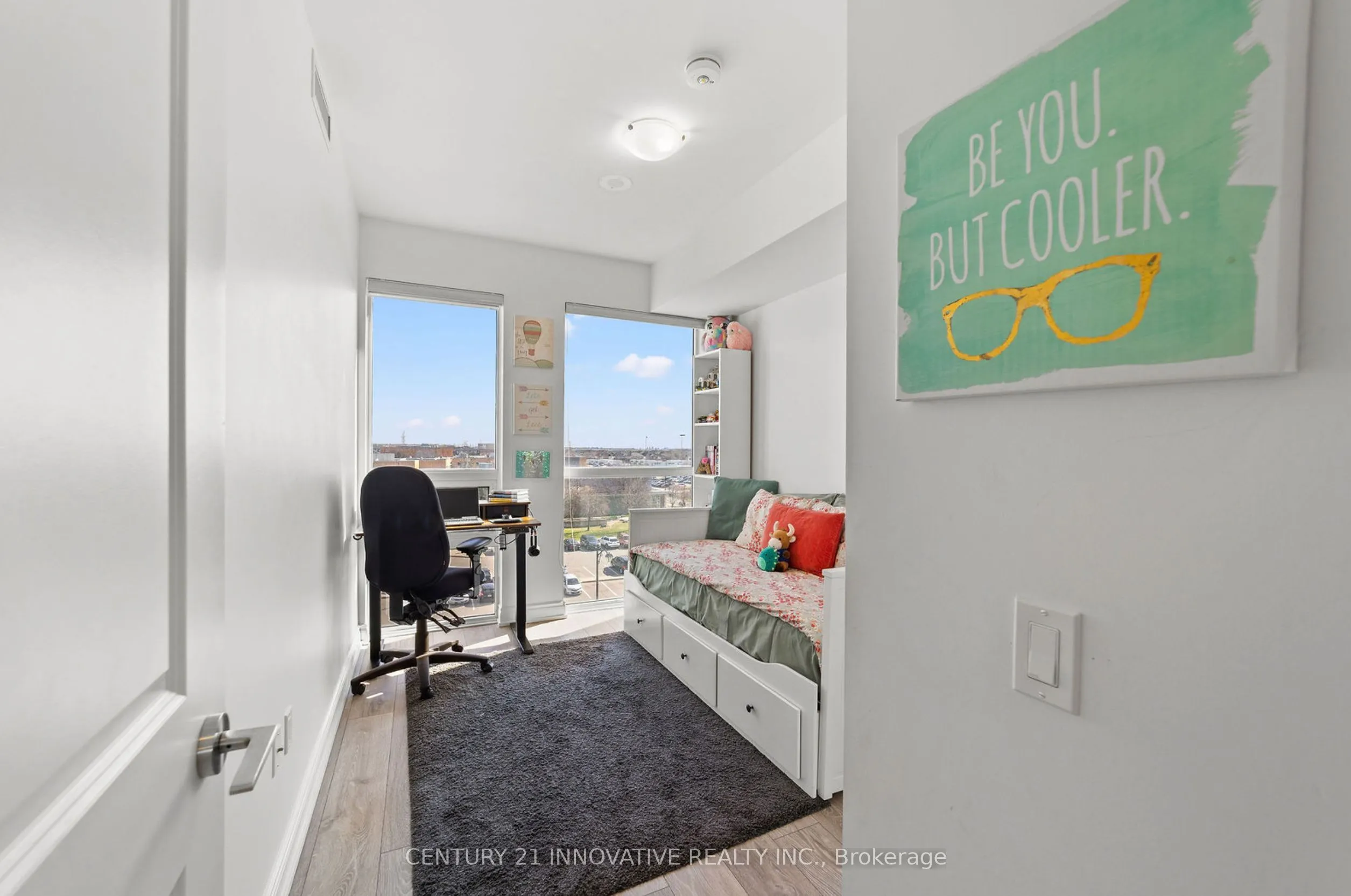 1050 Main St Street E, #520