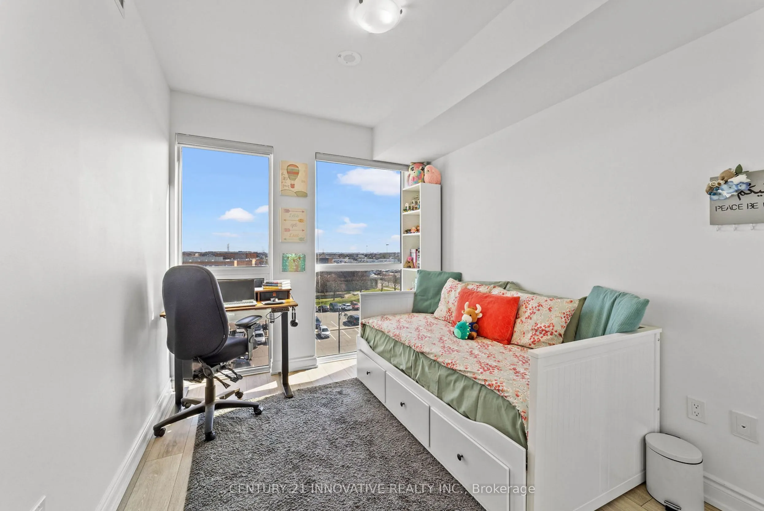 1050 Main St Street E, #520