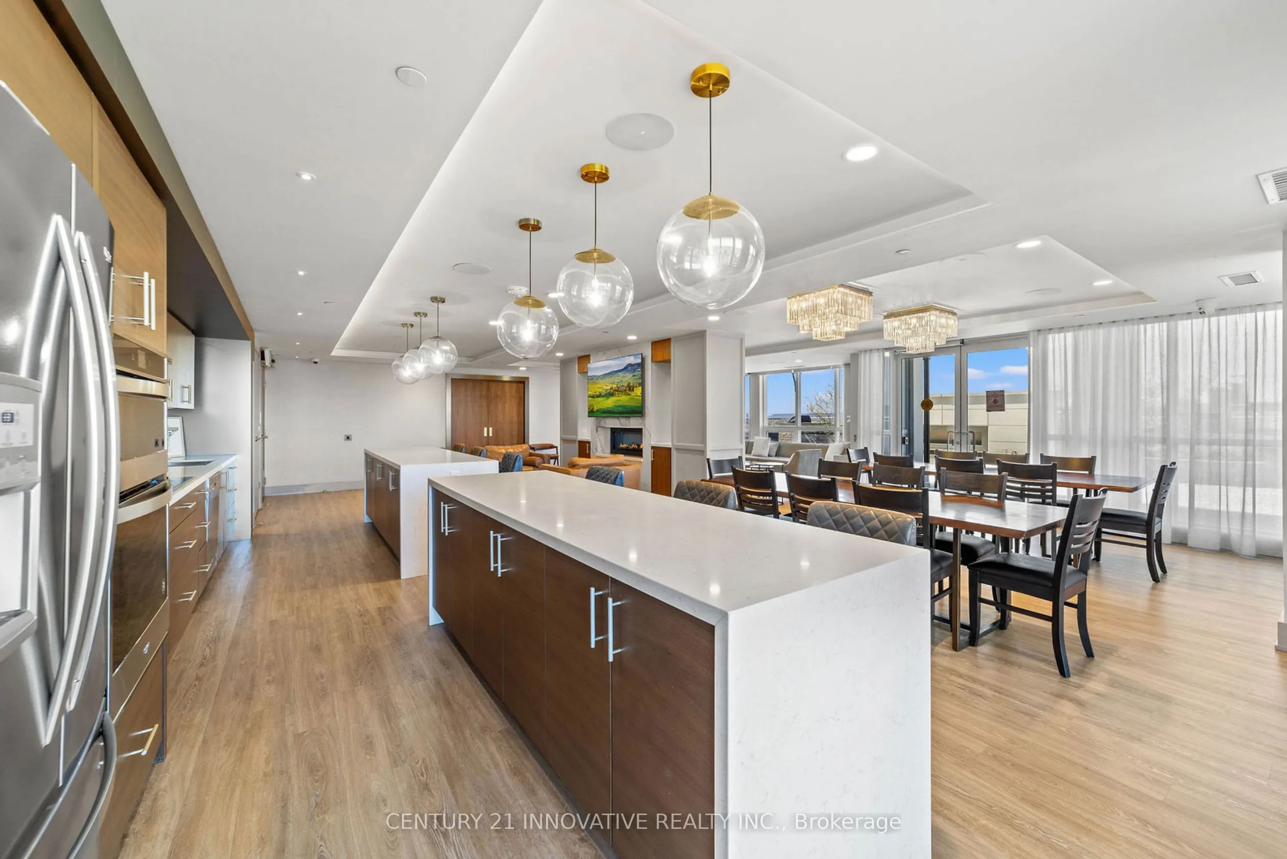 1050 Main St Street E, #520