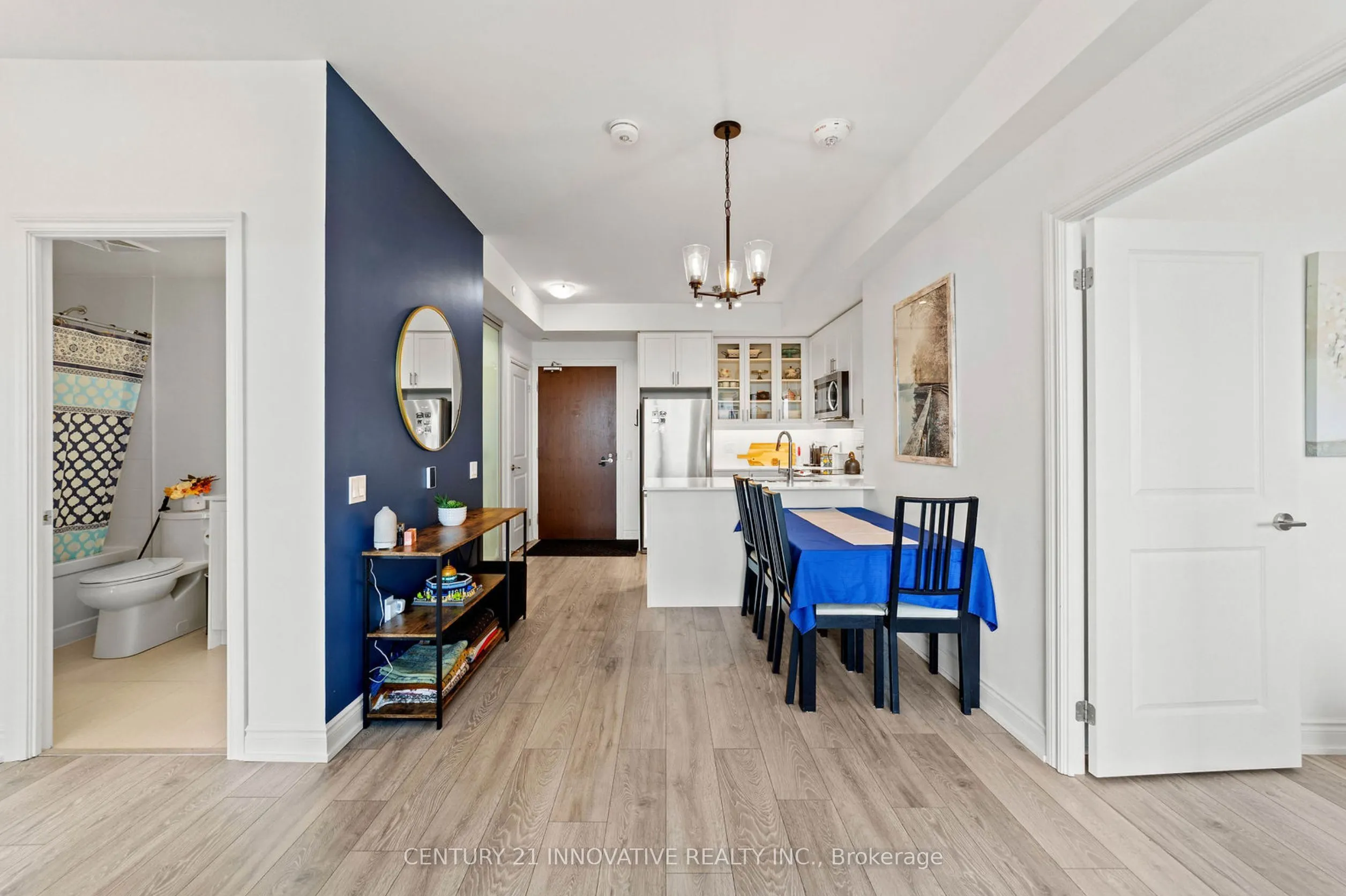 1050 Main St Street E, #520