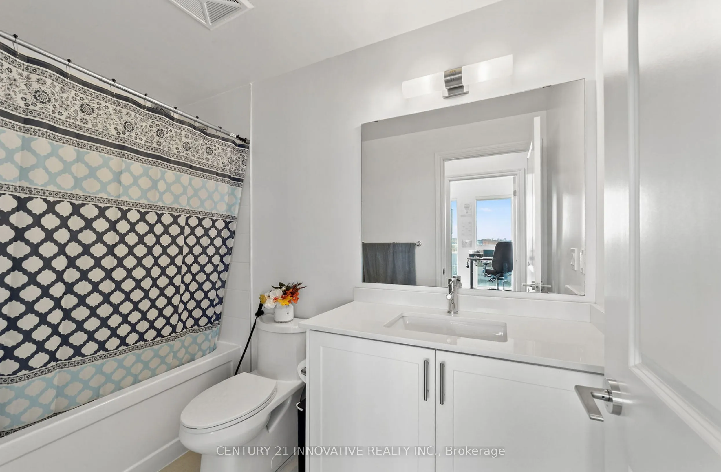 1050 Main St Street E, #520