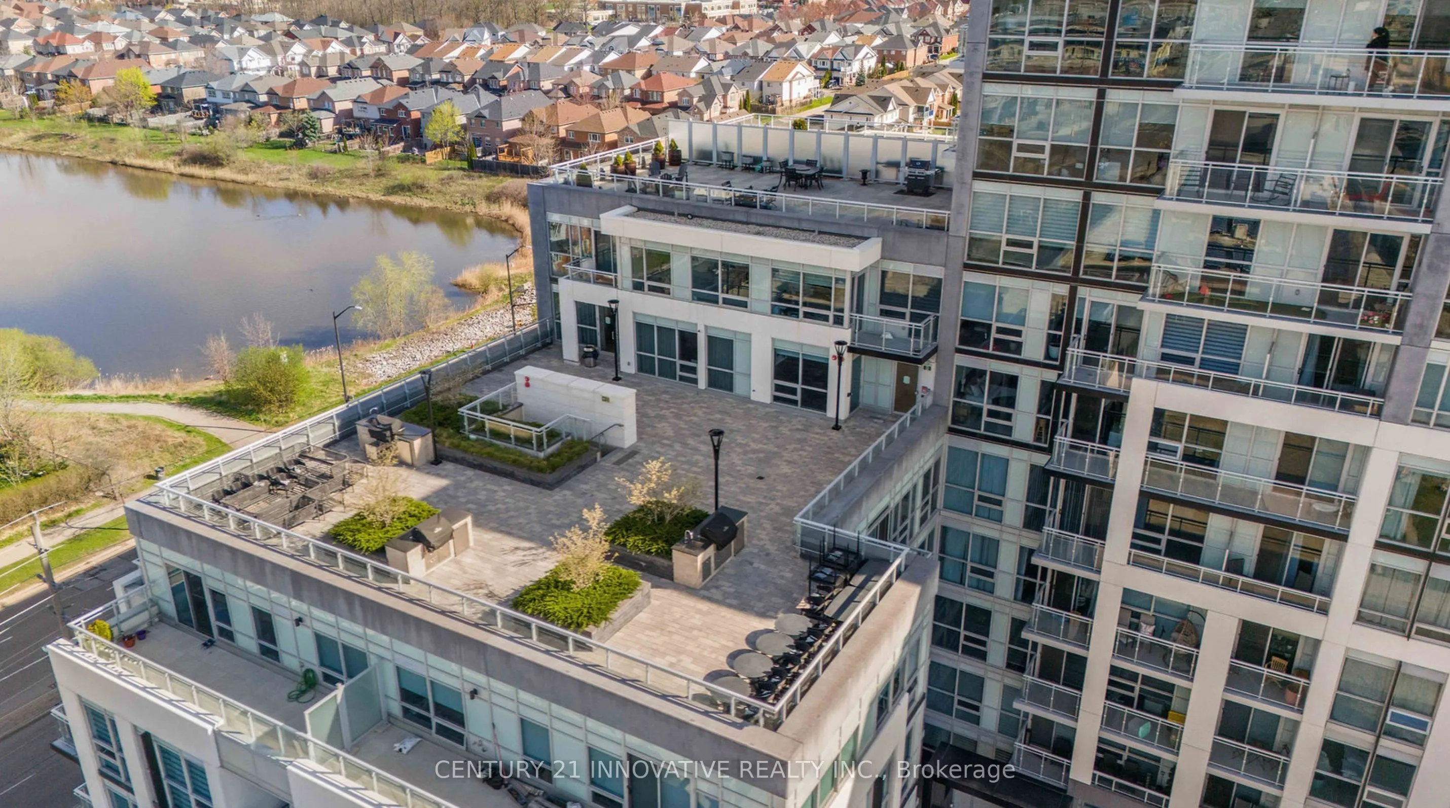 1050 Main St Street E, #520