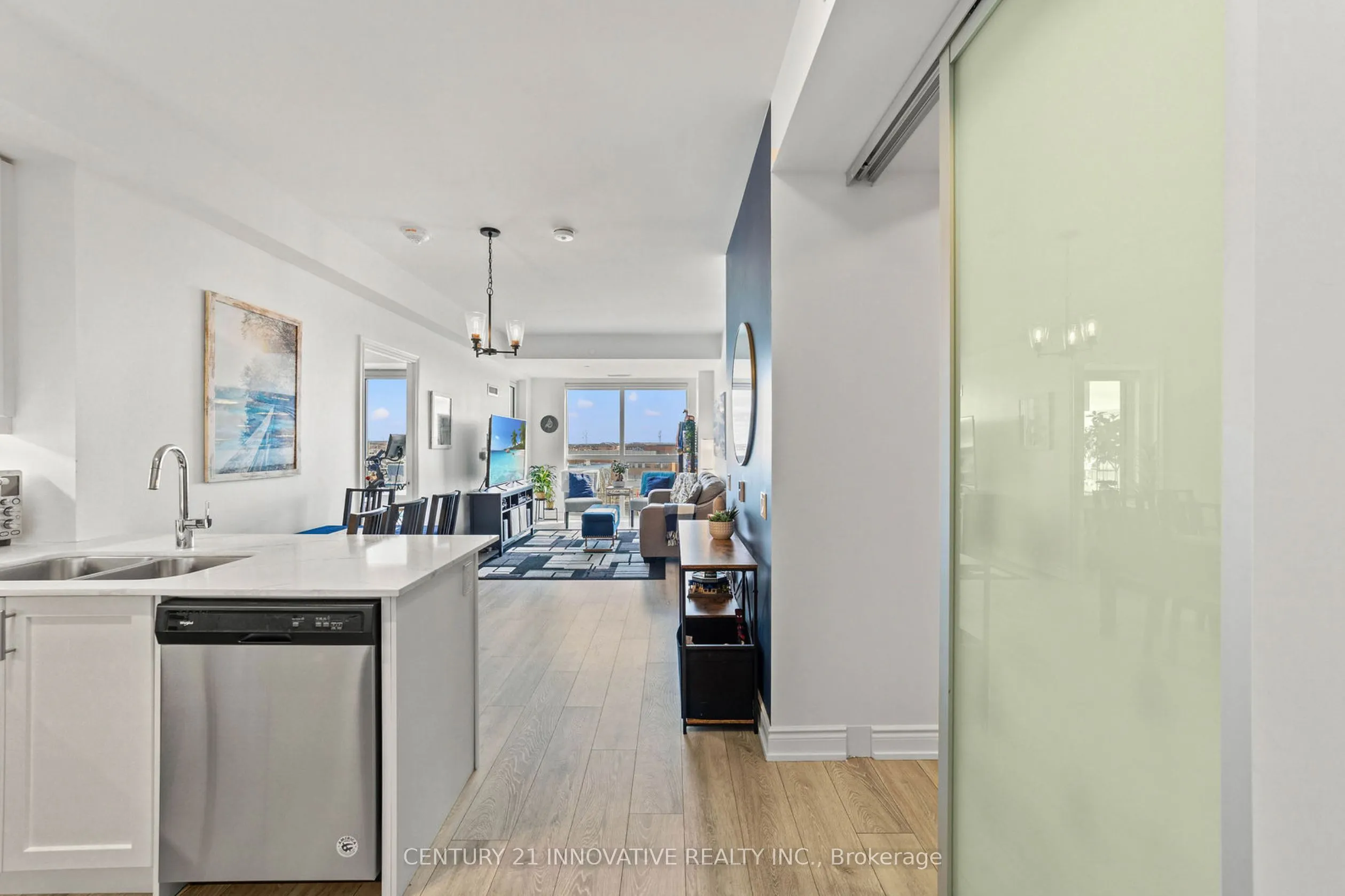 1050 Main St Street E, #520