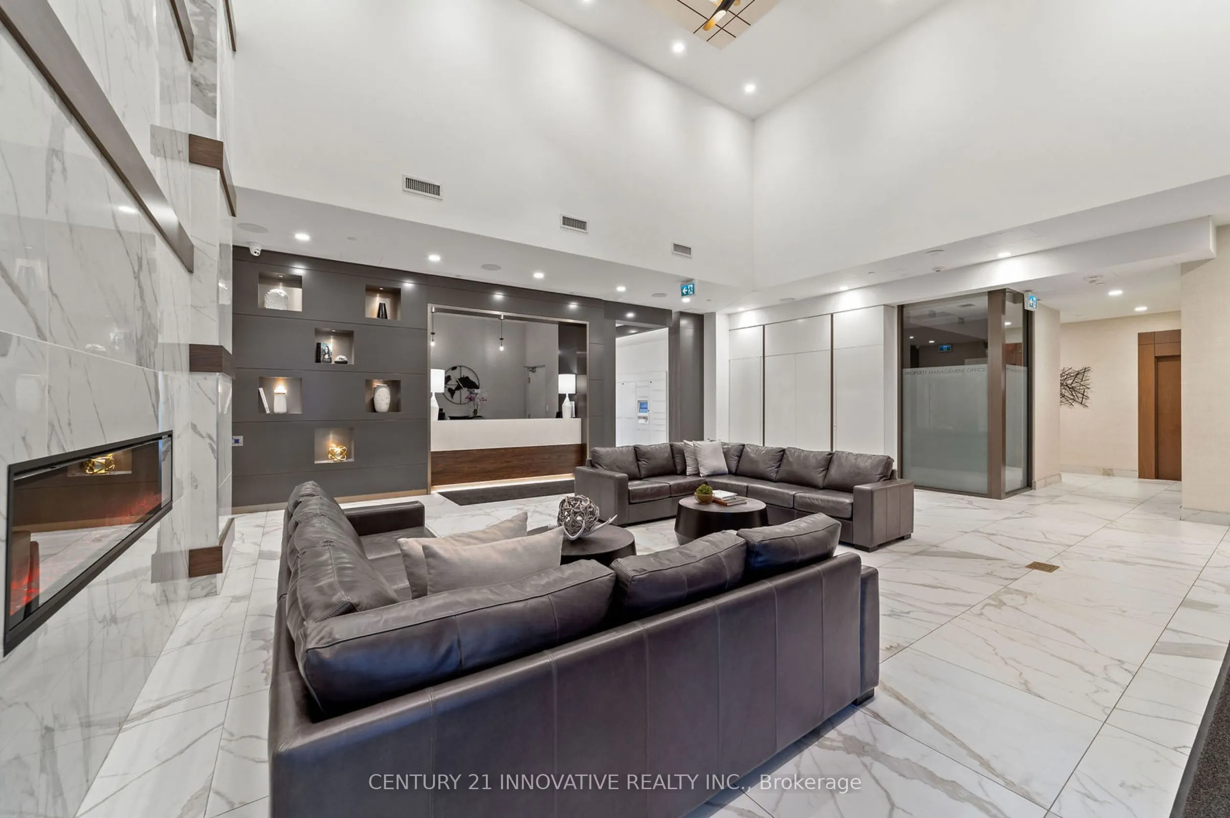 1050 Main St Street E, #520