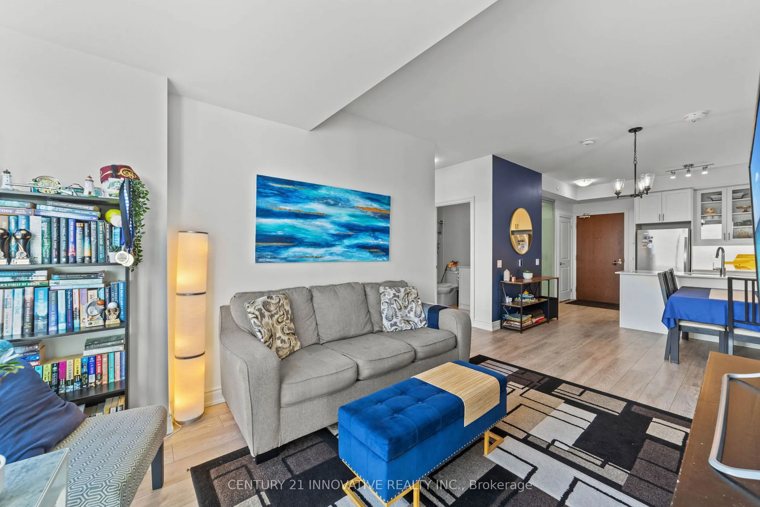 1050 Main St Street E, #520
