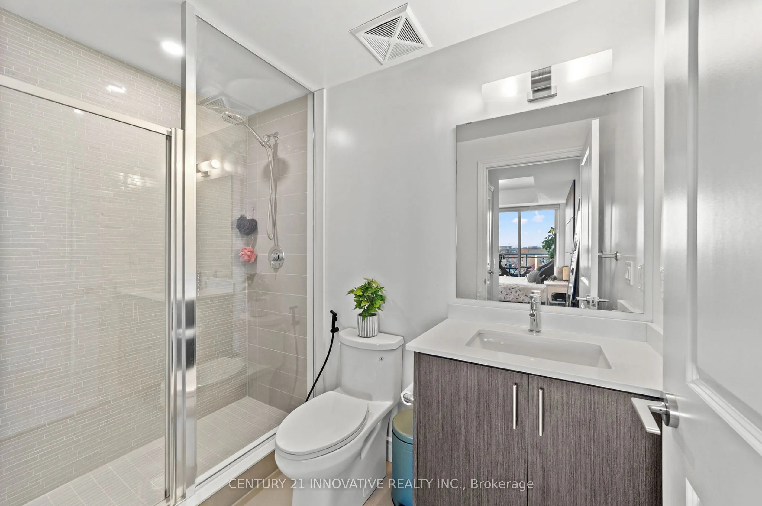 1050 Main St Street E, #520