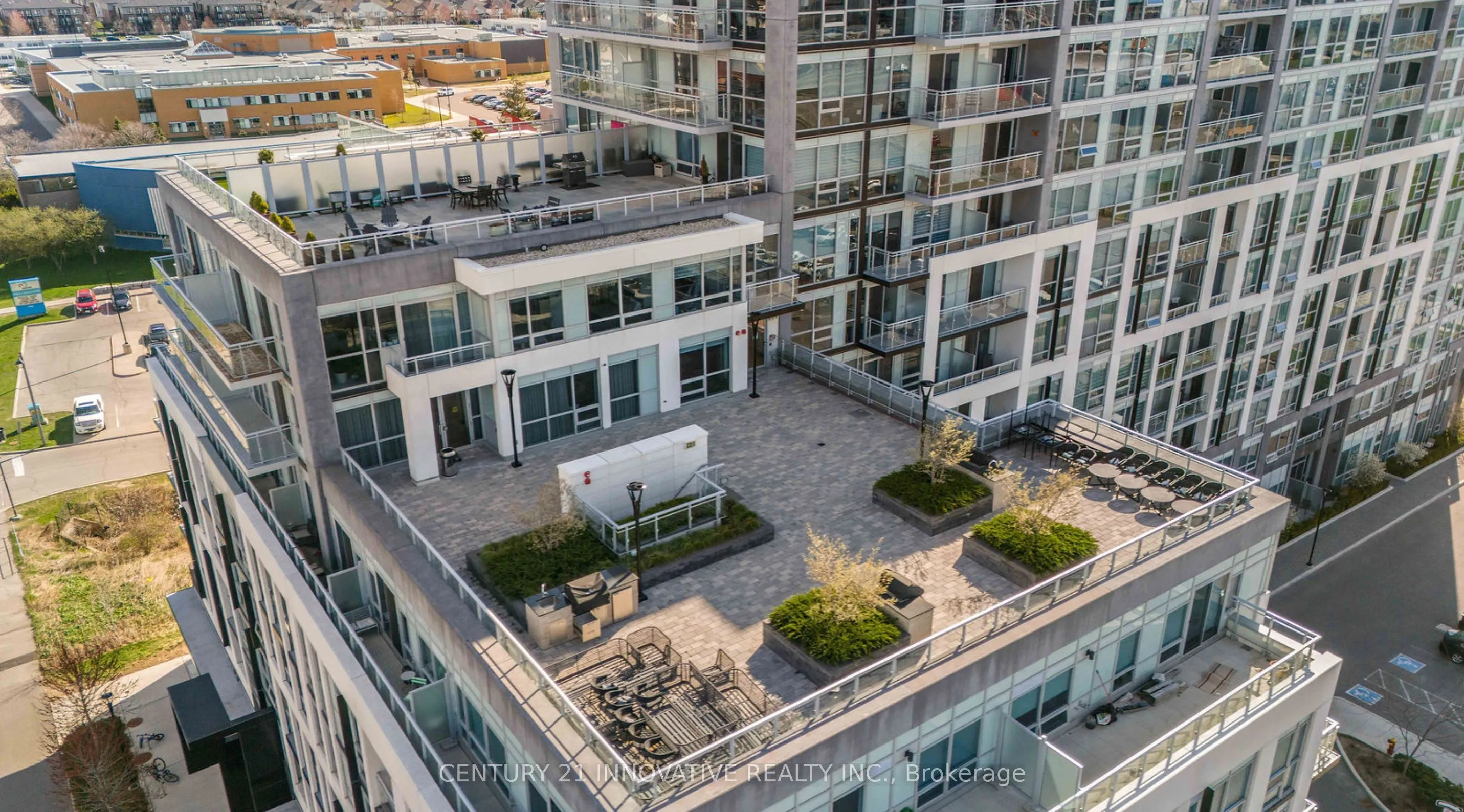 1050 Main St Street E, #520