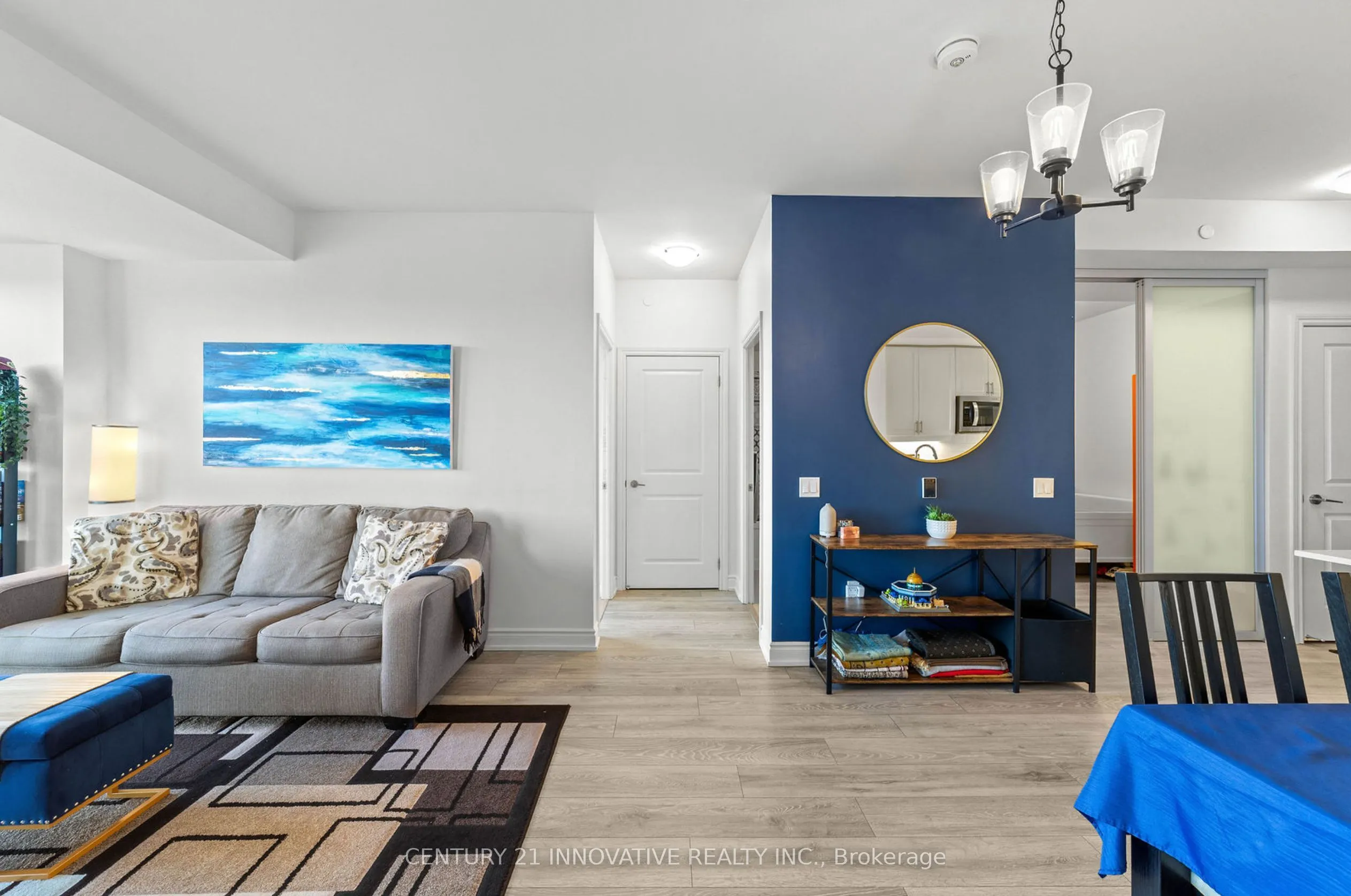 1050 Main St Street E, #520