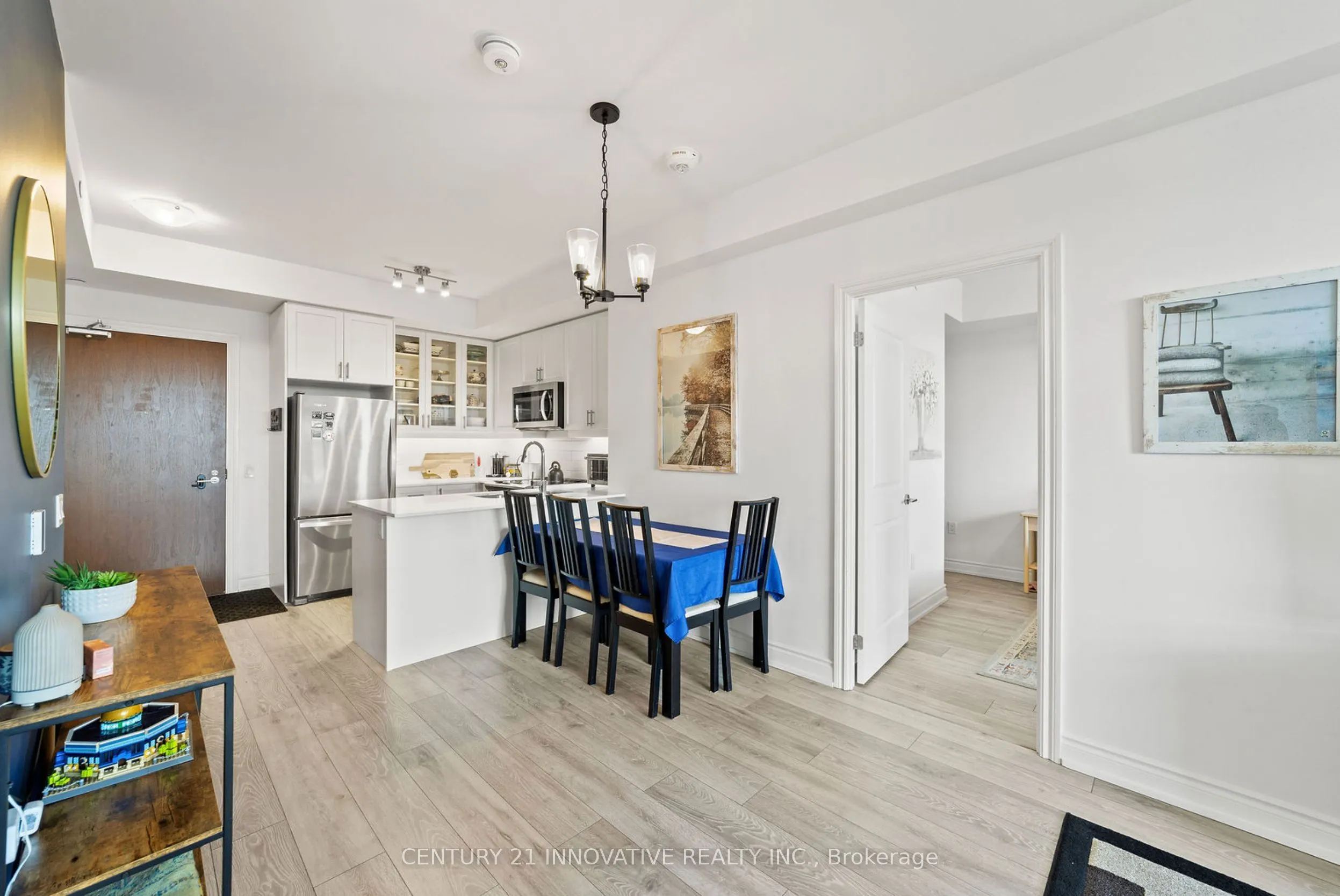 1050 Main St Street E, #520